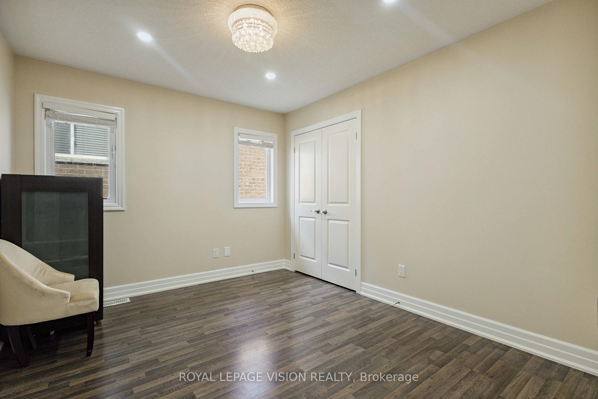 Photo 21 of 496 Gulfstream Avenue Main, Oshawa, Windfields — HOMEH