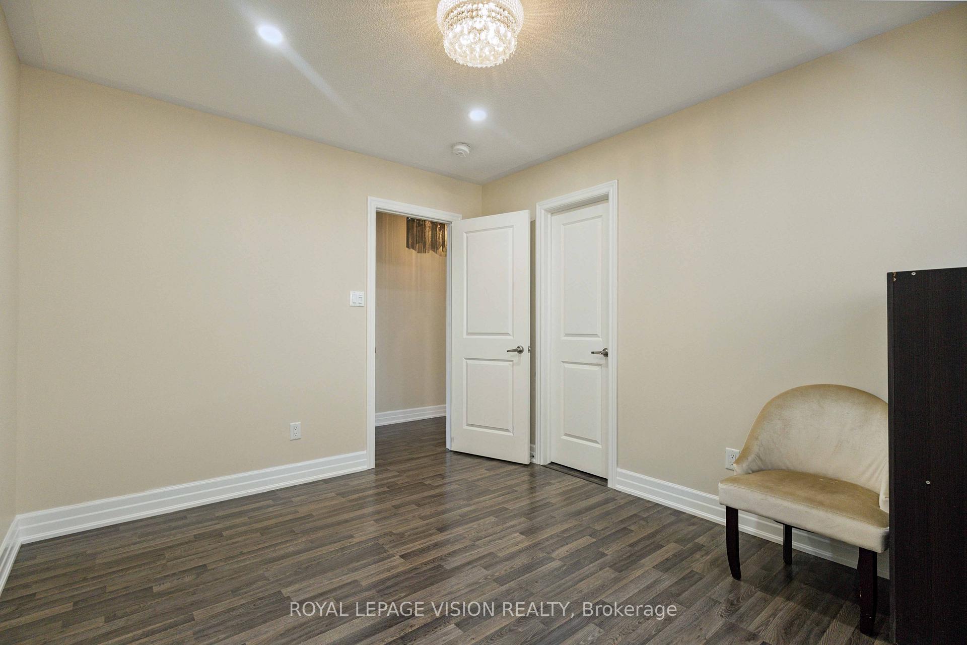 Photo 22 of 496 Gulfstream Avenue Main, Oshawa, Windfields — HOMEH