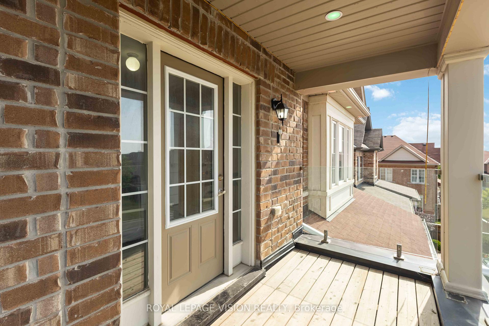 Photo 29 of 496 Gulfstream Avenue Main, Oshawa, Windfields — HOMEH