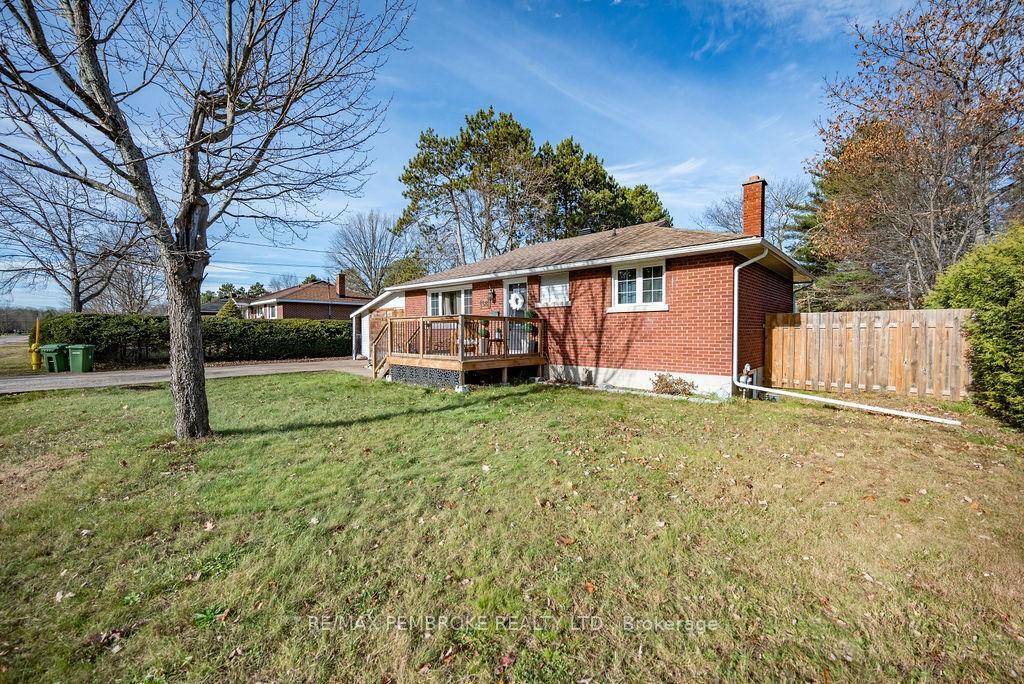 Photo 7 of 38 Sunset Crescent, Petawawa — HOMEH