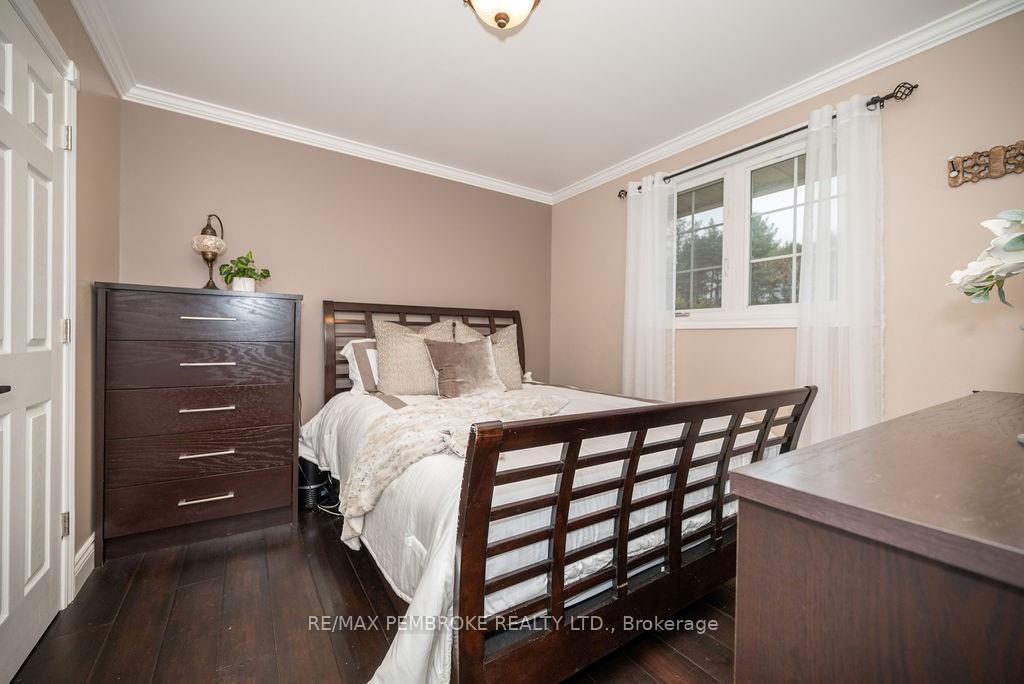 Photo 15 of 38 Sunset Crescent, Petawawa — HOMEH