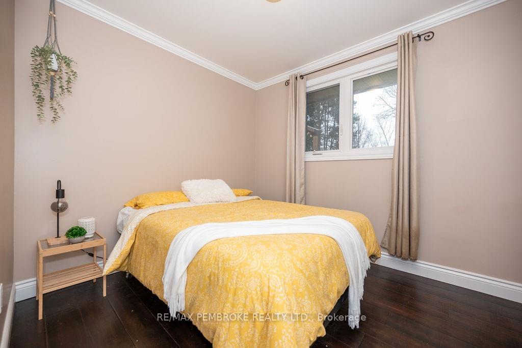 Photo 18 of 38 Sunset Crescent, Petawawa — HOMEH