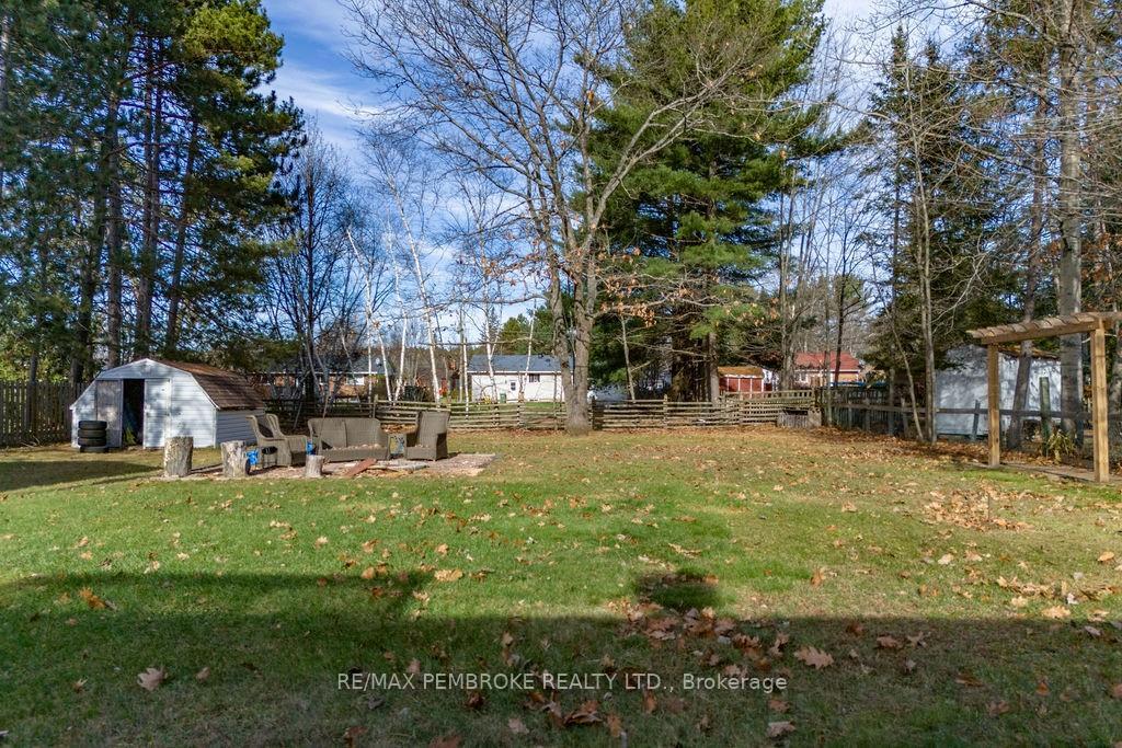 Photo 28 of 38 Sunset Crescent, Petawawa — HOMEH