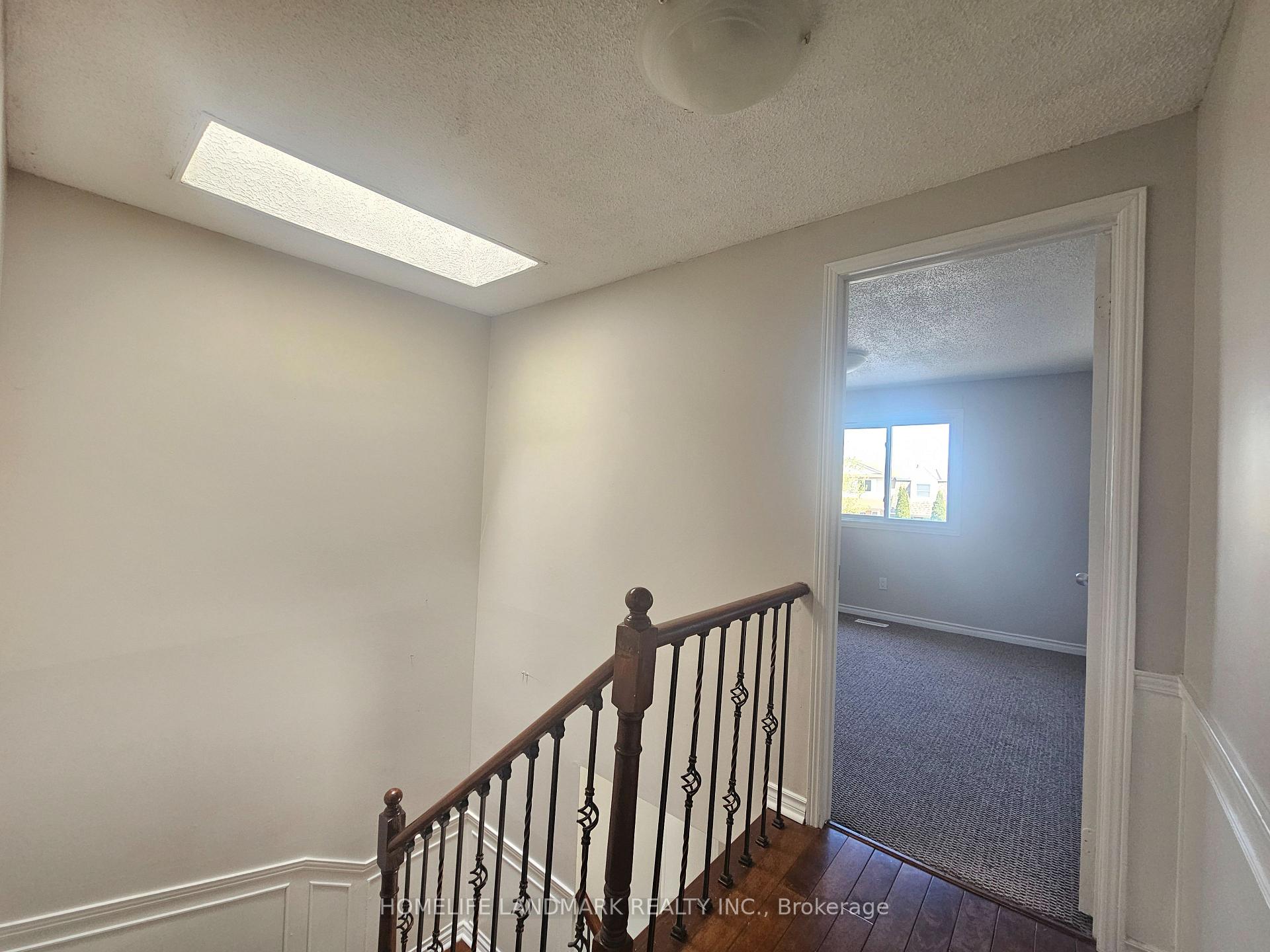 Photo 12 of 796 Bennett Crescent, Oshawa, Pinecrest — HOMEH