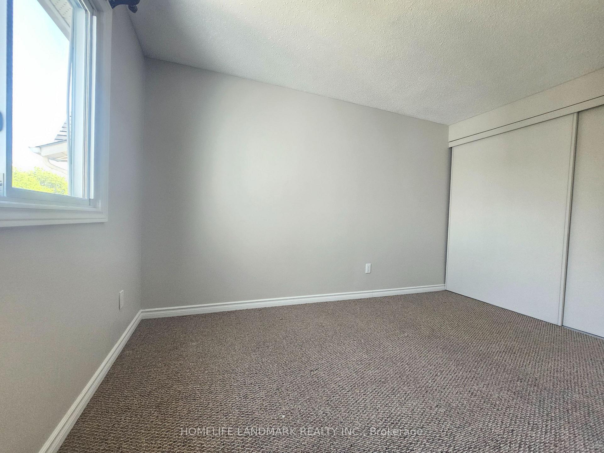 Photo 15 of 796 Bennett Crescent, Oshawa, Pinecrest — HOMEH
