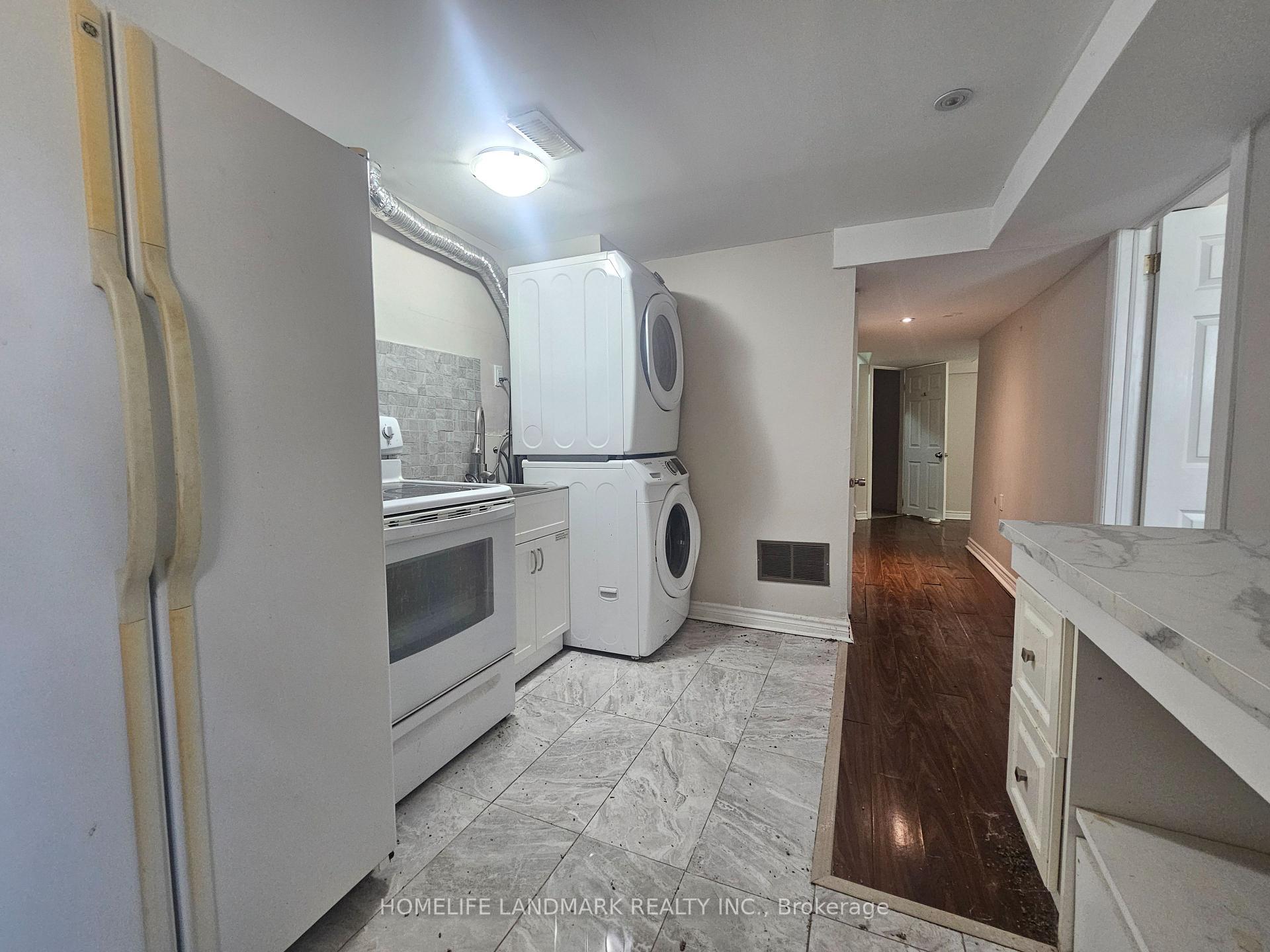 Photo 21 of 796 Bennett Crescent, Oshawa, Pinecrest — HOMEH