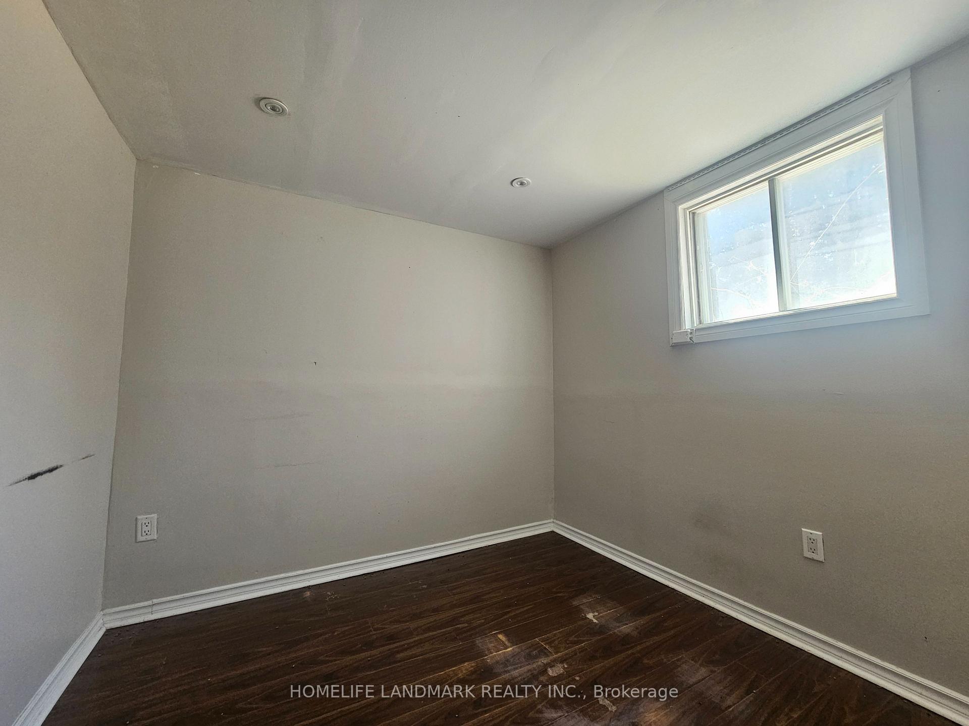 Photo 24 of 796 Bennett Crescent, Oshawa, Pinecrest — HOMEH