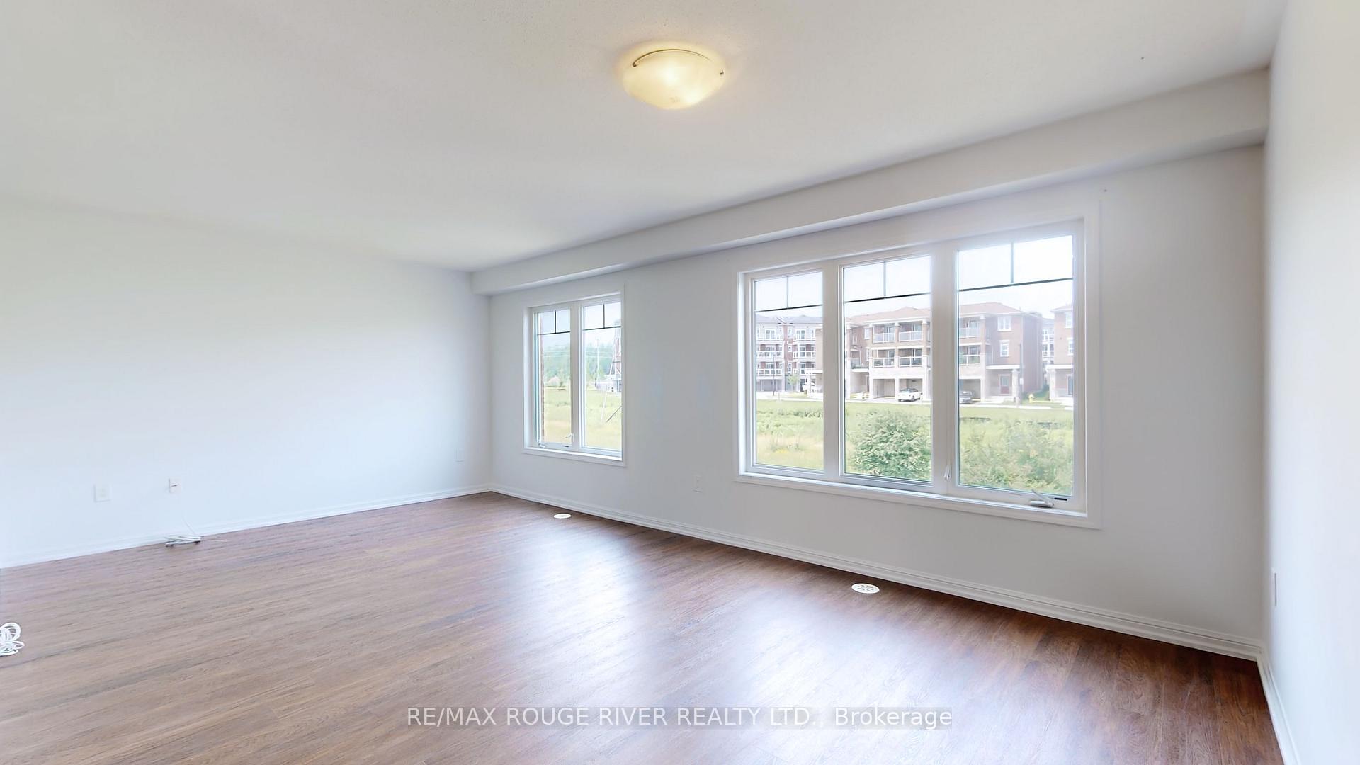 Photo 3 of 2416 Bronzedale Street, Pickering, Duffin Heights — HOMEH