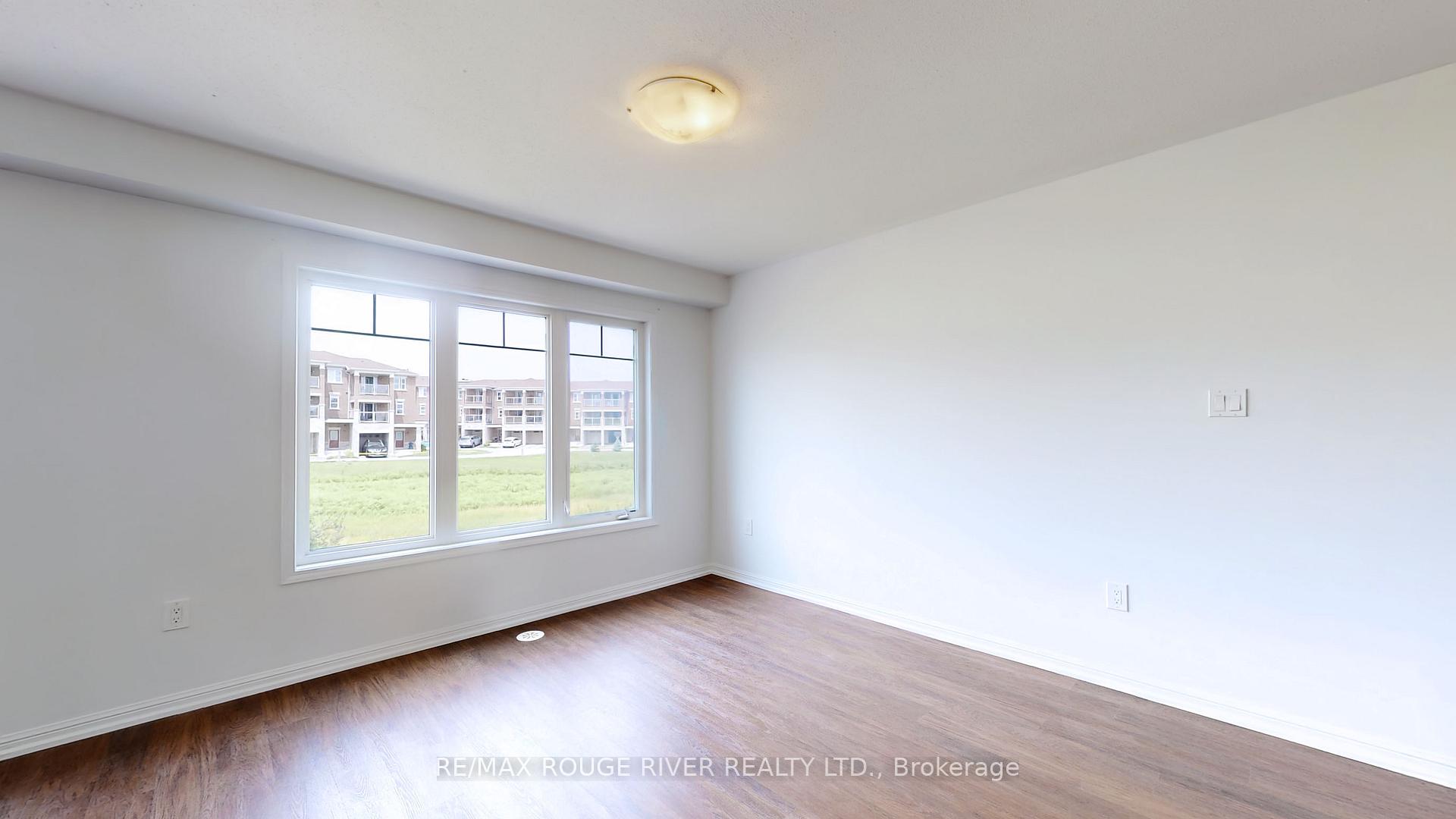 Photo 4 of 2416 Bronzedale Street, Pickering, Duffin Heights — HOMEH
