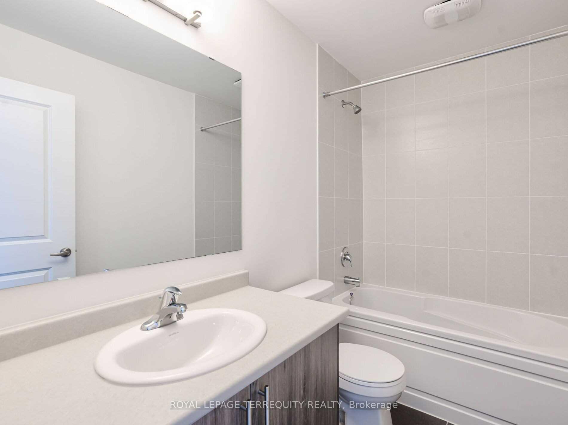 Photo 16 of 1556 Labine Point, Milton, Cobban — HOMEH