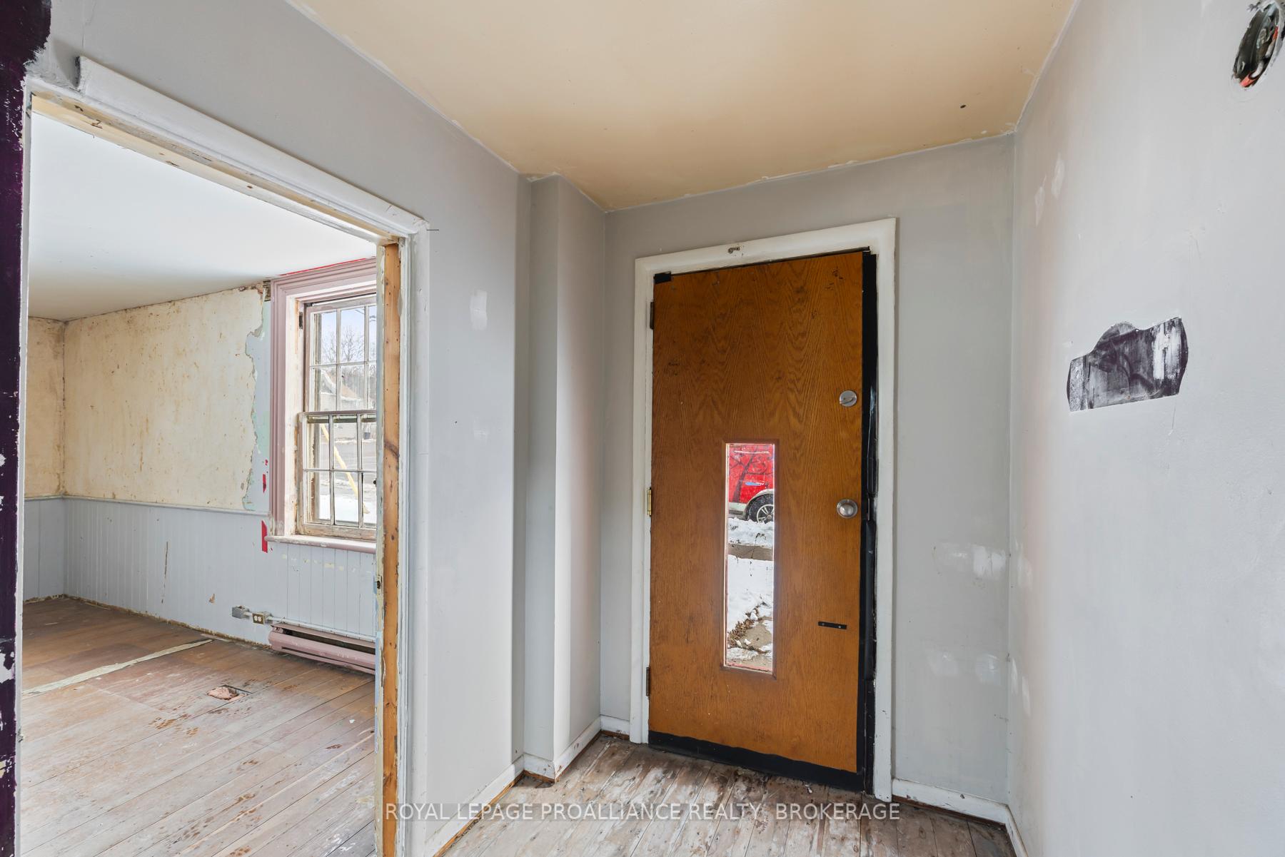 Photo 11 of 148 Yonge Street, Kingston, Central City West — HOMEH