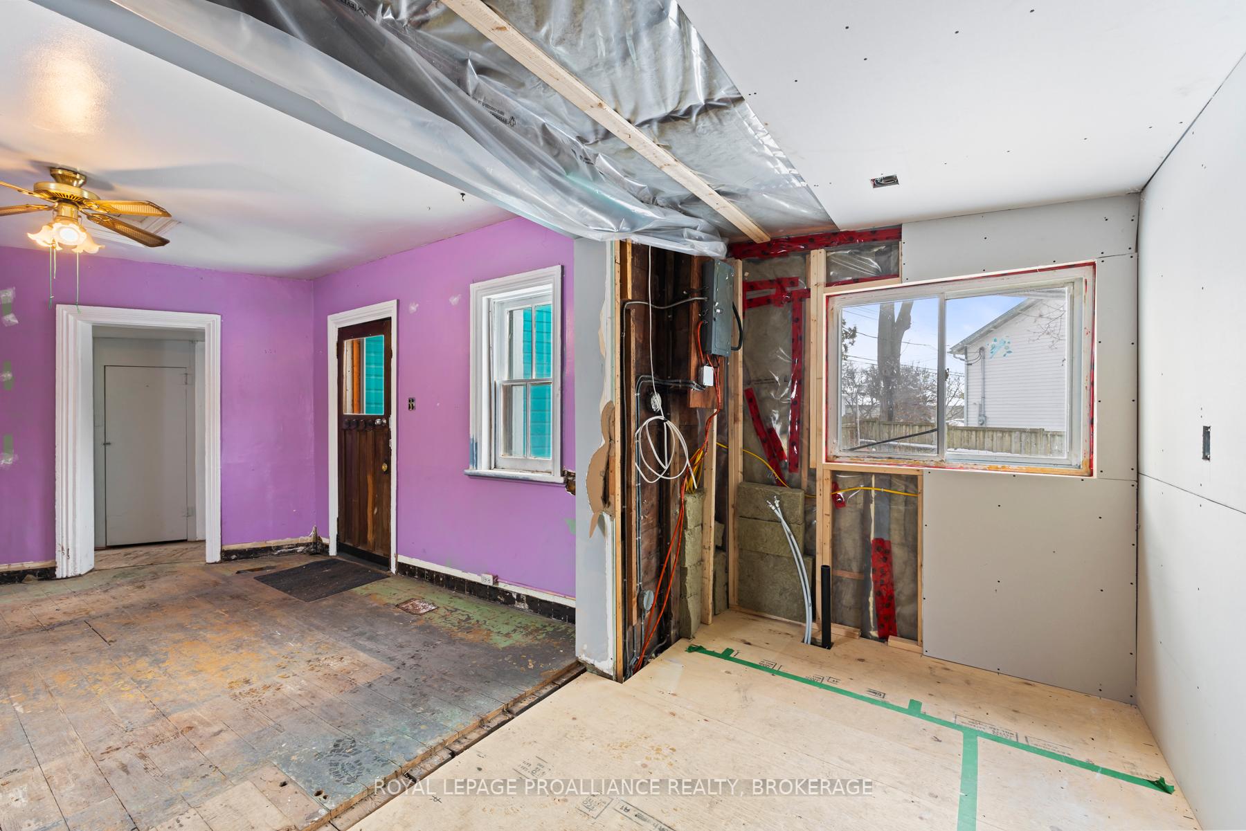 Photo 19 of 148 Yonge Street, Kingston, Central City West — HOMEH