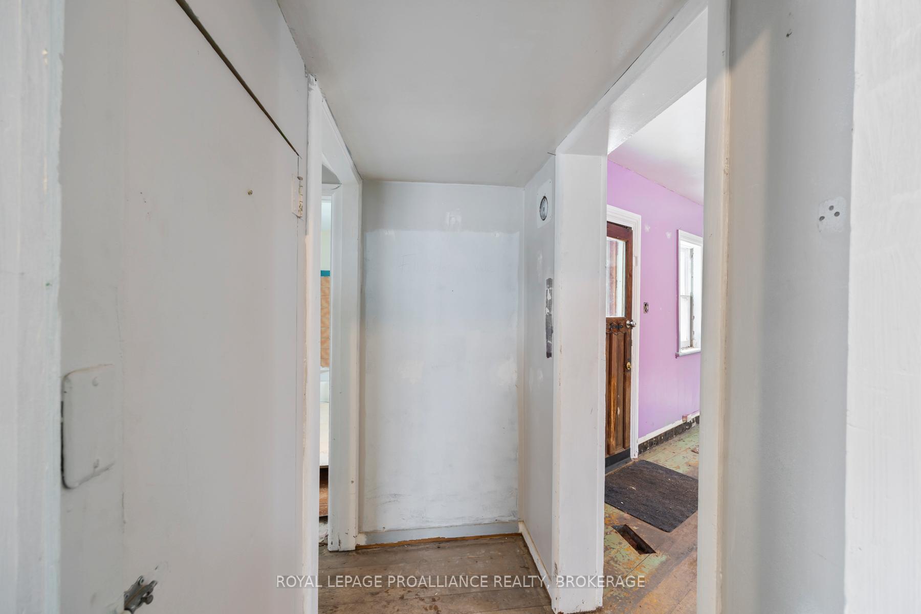 Photo 21 of 148 Yonge Street, Kingston, Central City West — HOMEH