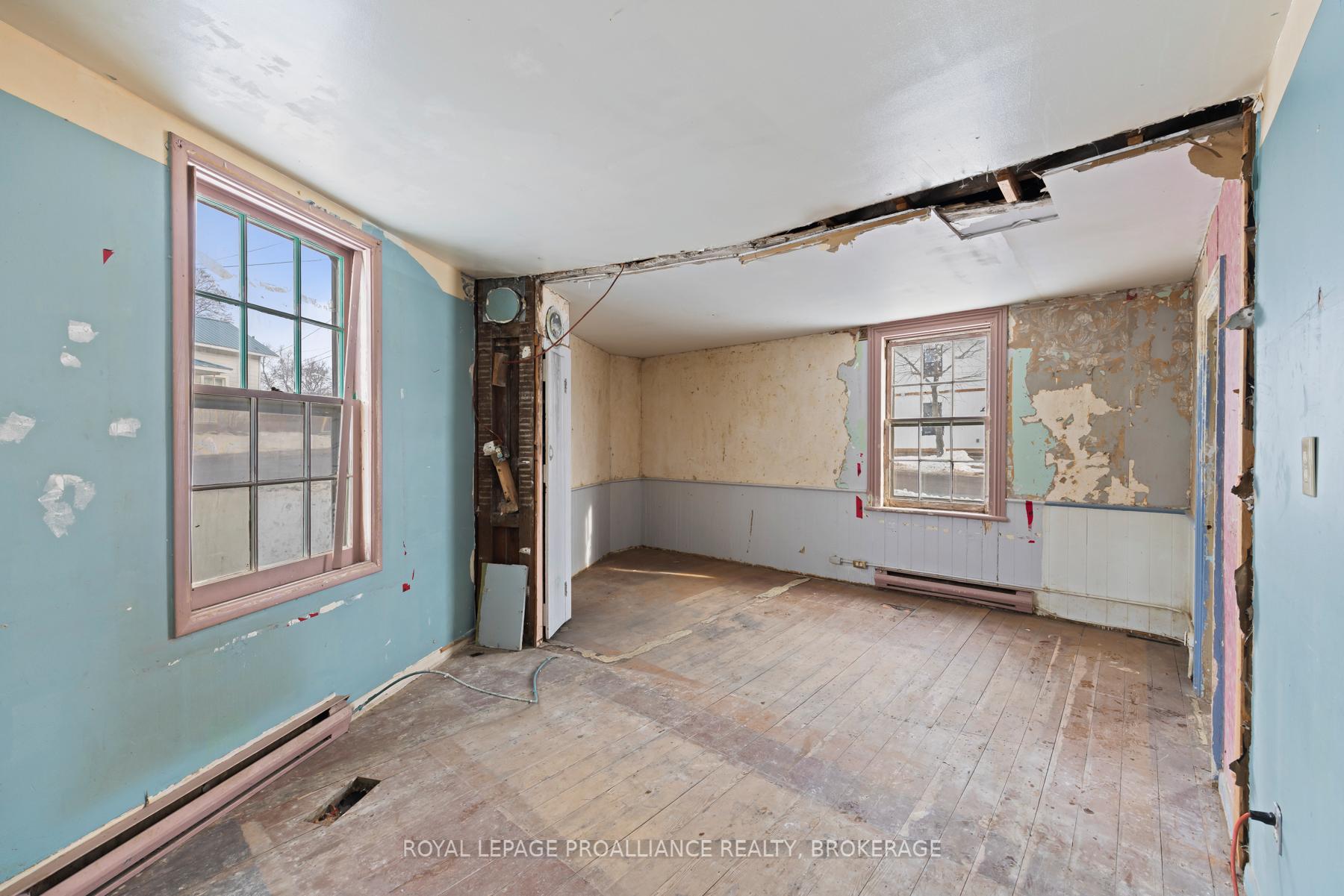 Photo 22 of 148 Yonge Street, Kingston, Central City West — HOMEH