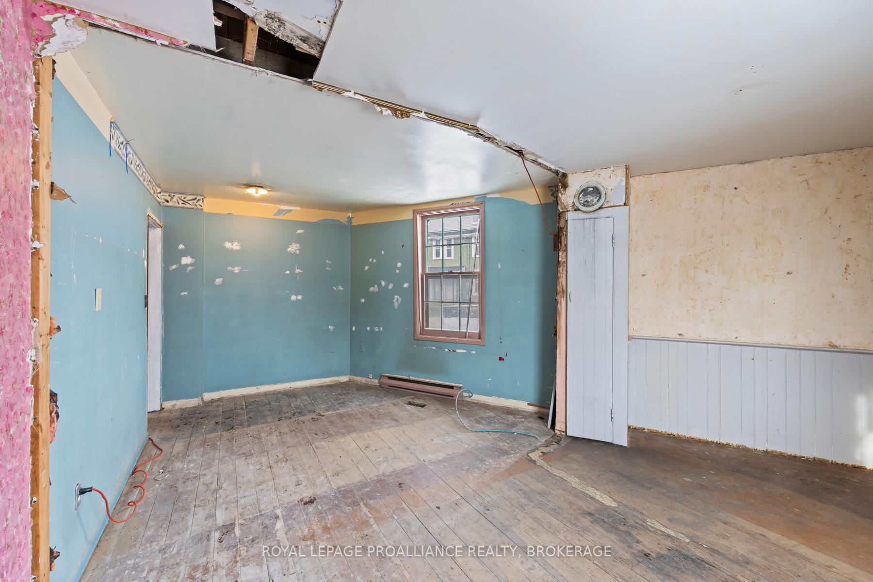 Photo 23 of 148 Yonge Street, Kingston, Central City West — HOMEH