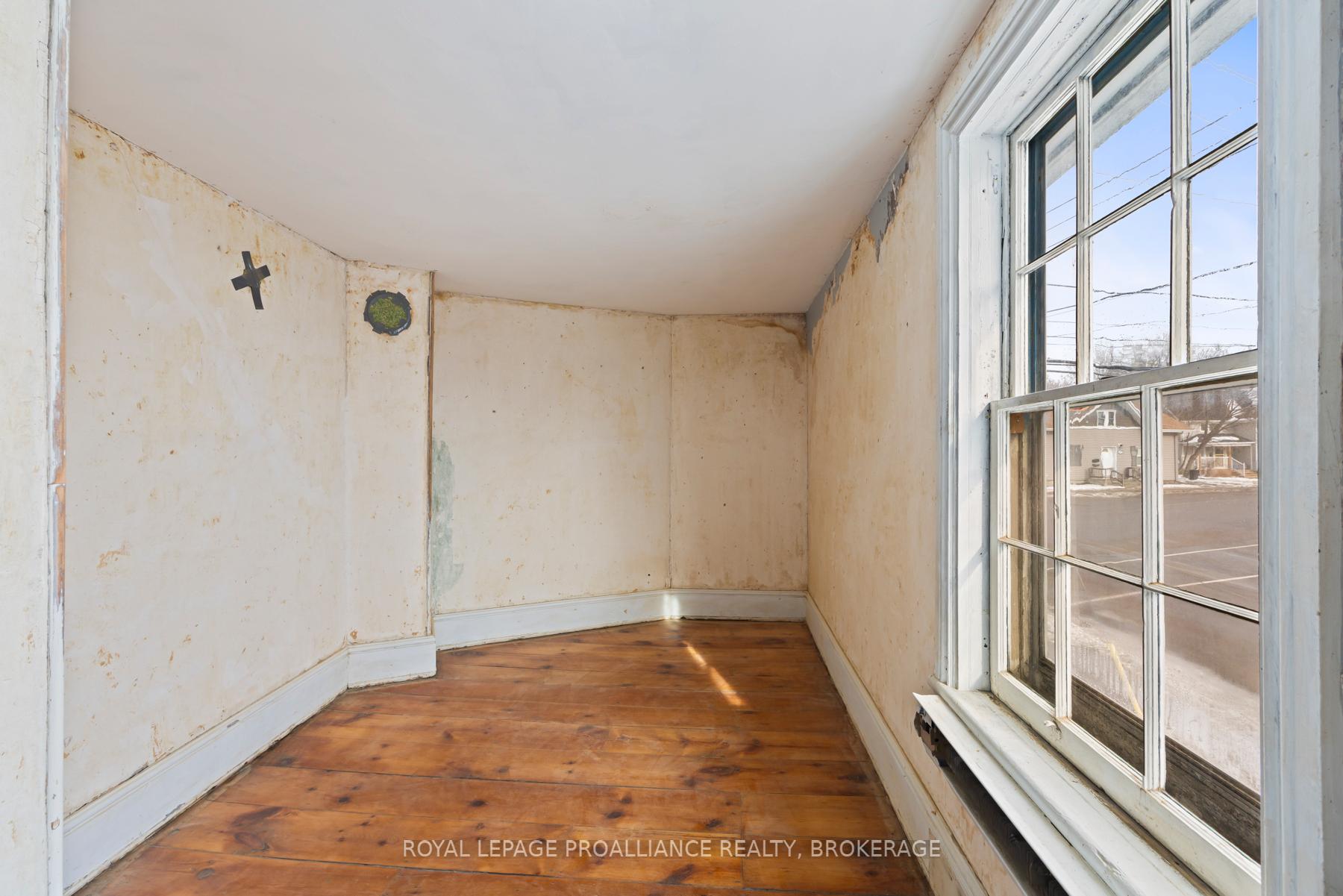 Photo 31 of 148 Yonge Street, Kingston, Central City West — HOMEH