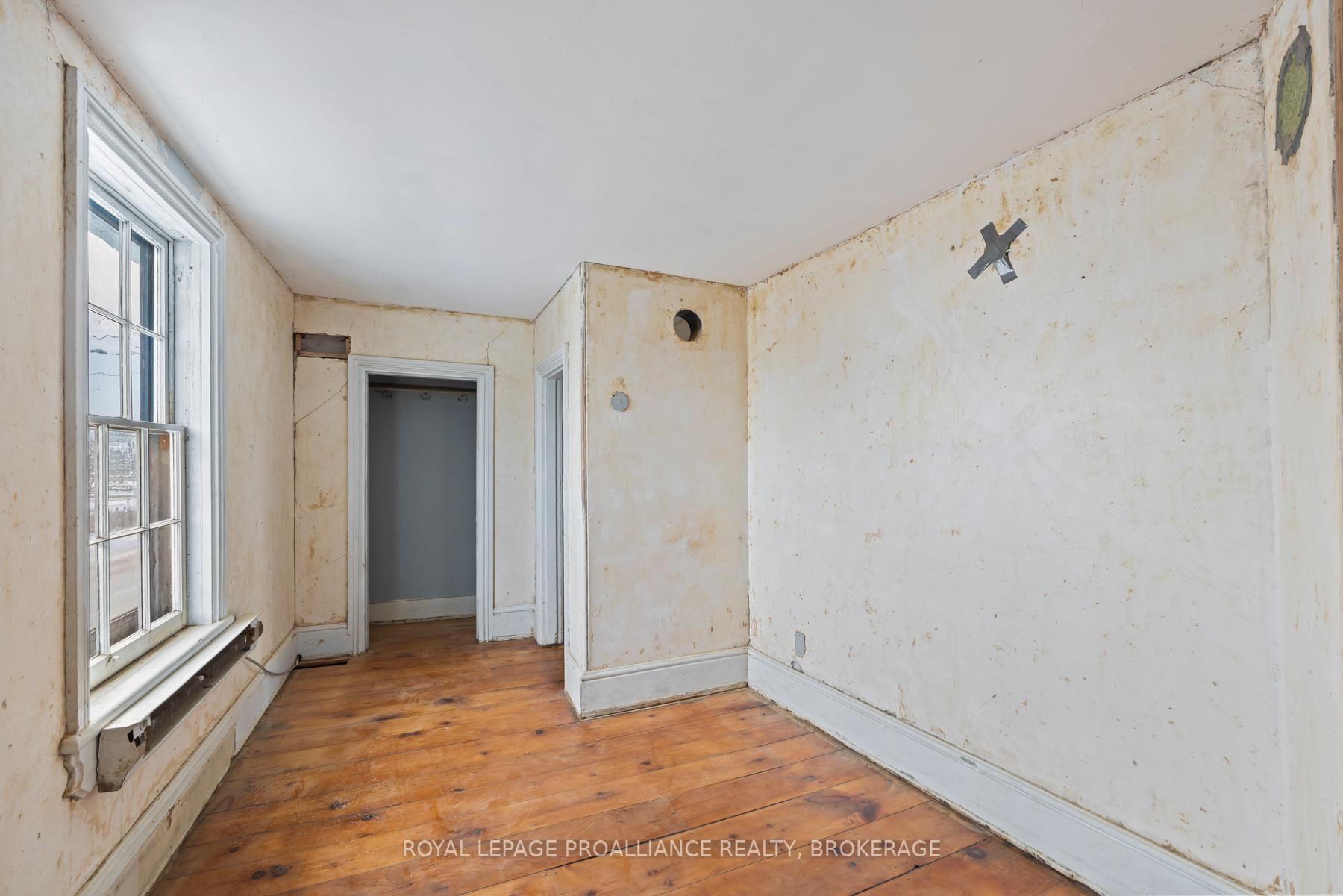 Photo 32 of 148 Yonge Street, Kingston, Central City West — HOMEH