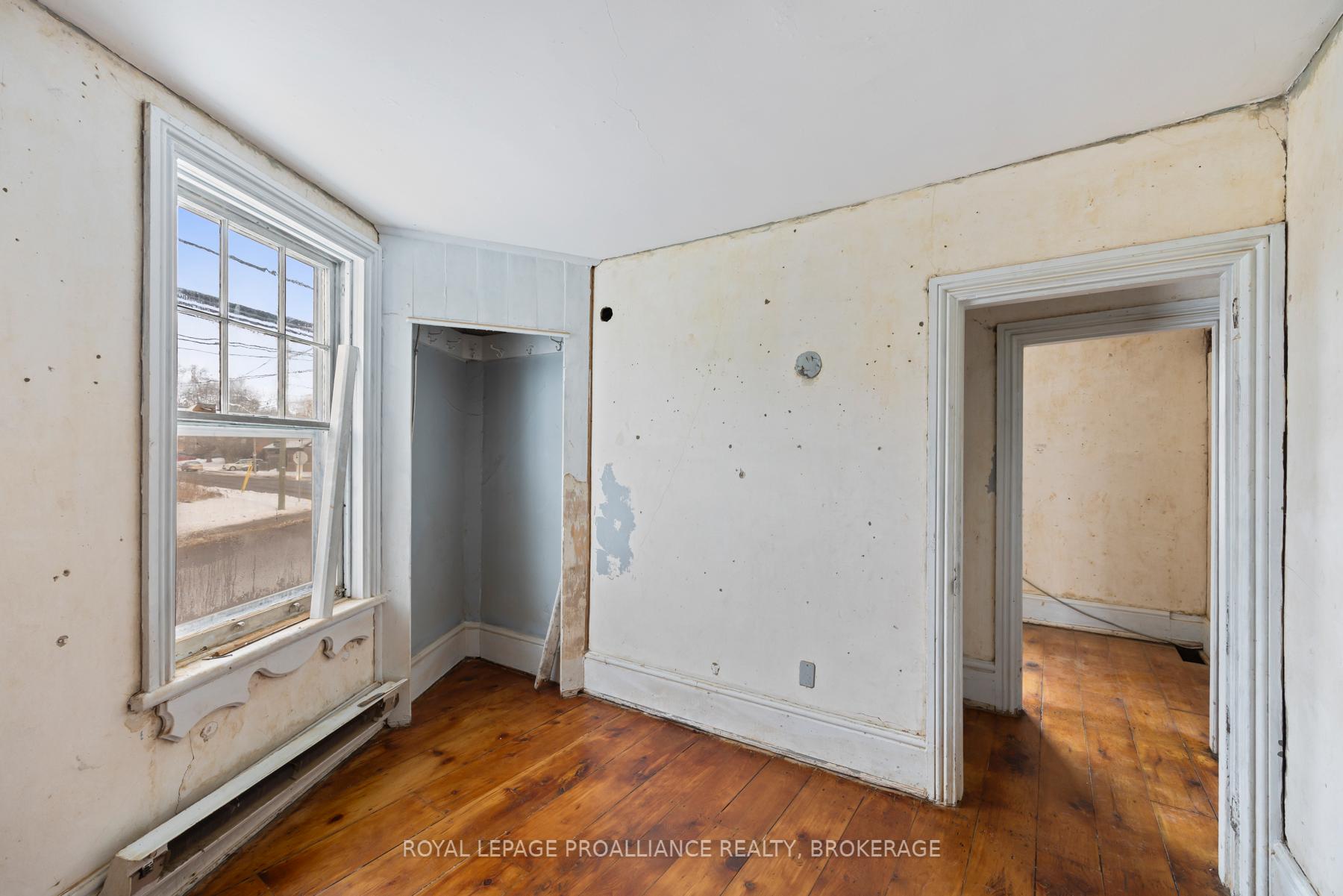 Photo 35 of 148 Yonge Street, Kingston, Central City West — HOMEH