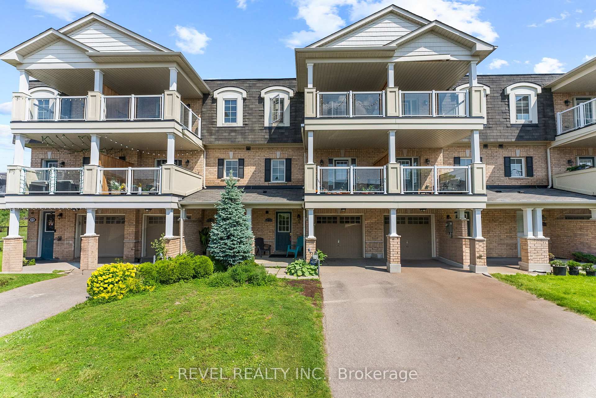 Photo 2 of 1774 Carousel Mews, Pickering, Duffin Heights — HOMEH