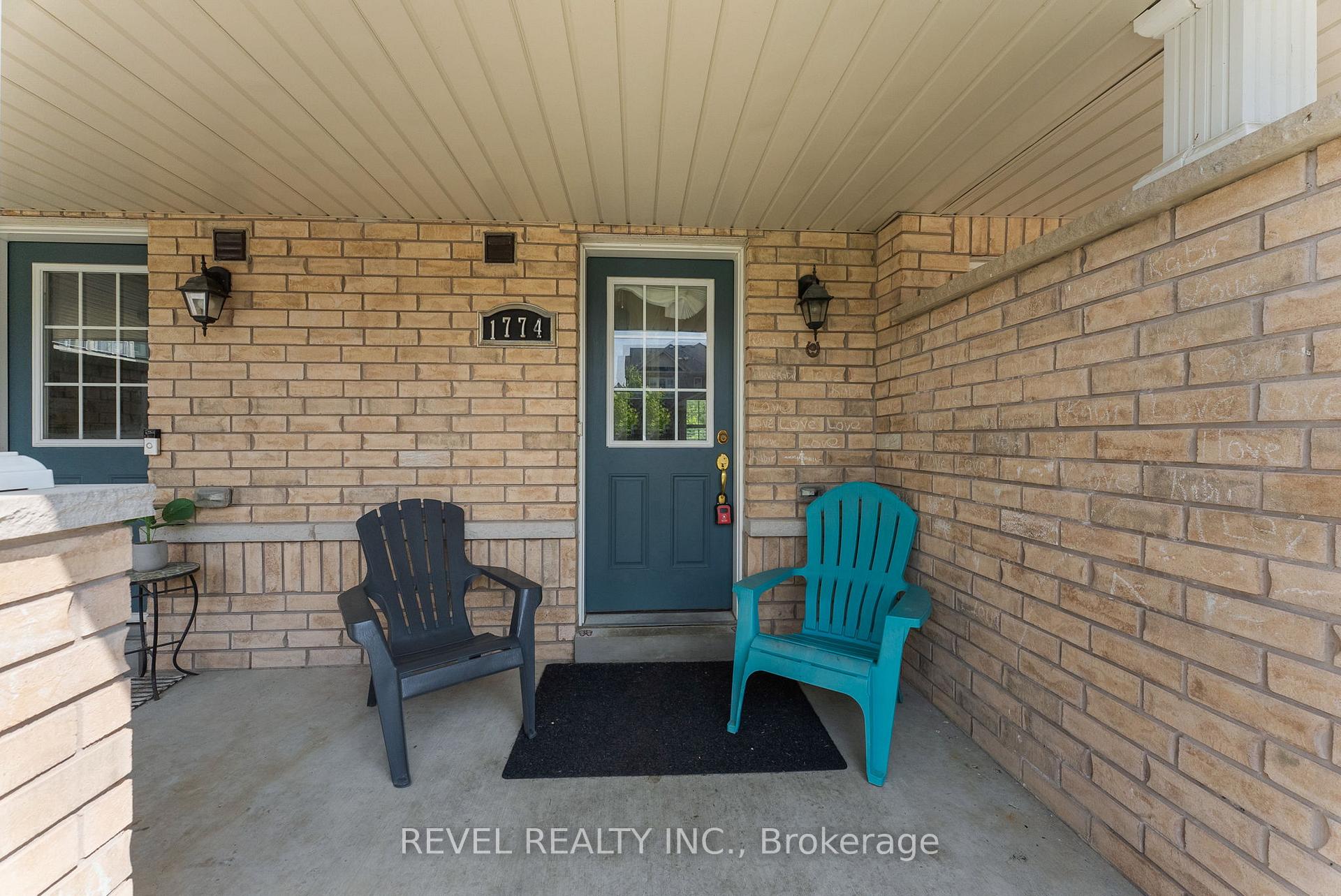 Photo 3 of 1774 Carousel Mews, Pickering, Duffin Heights — HOMEH
