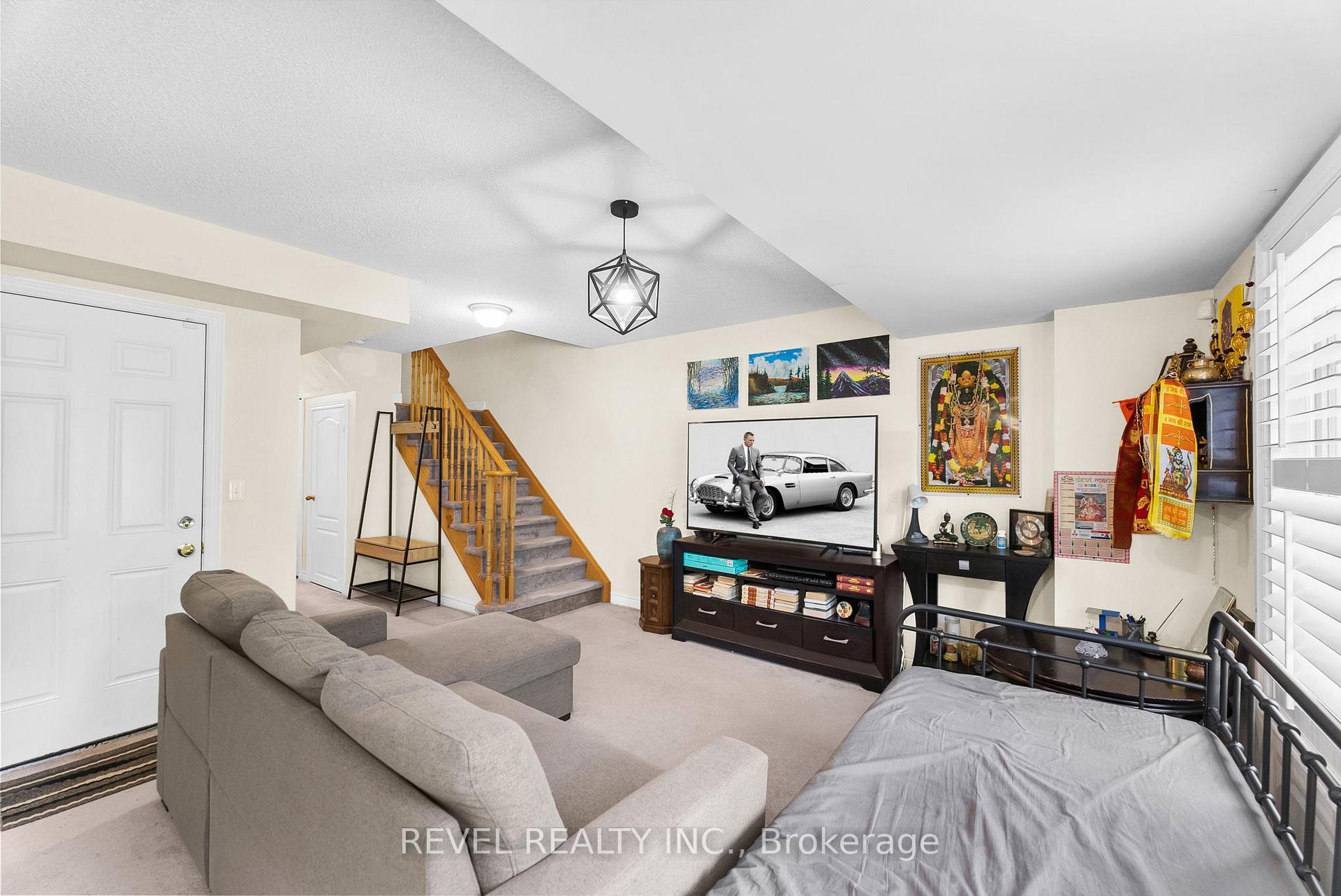 Photo 5 of 1774 Carousel Mews, Pickering, Duffin Heights — HOMEH