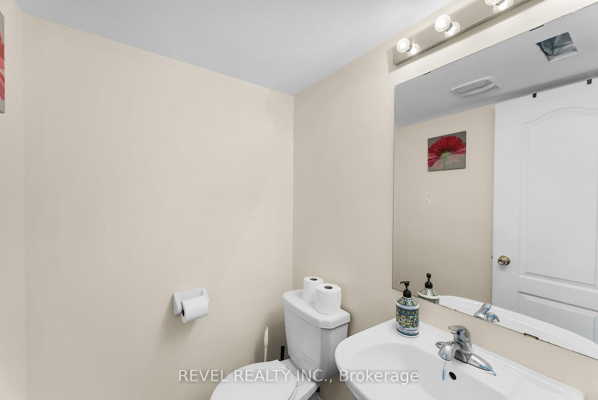 Photo 6 of 1774 Carousel Mews, Pickering, Duffin Heights — HOMEH