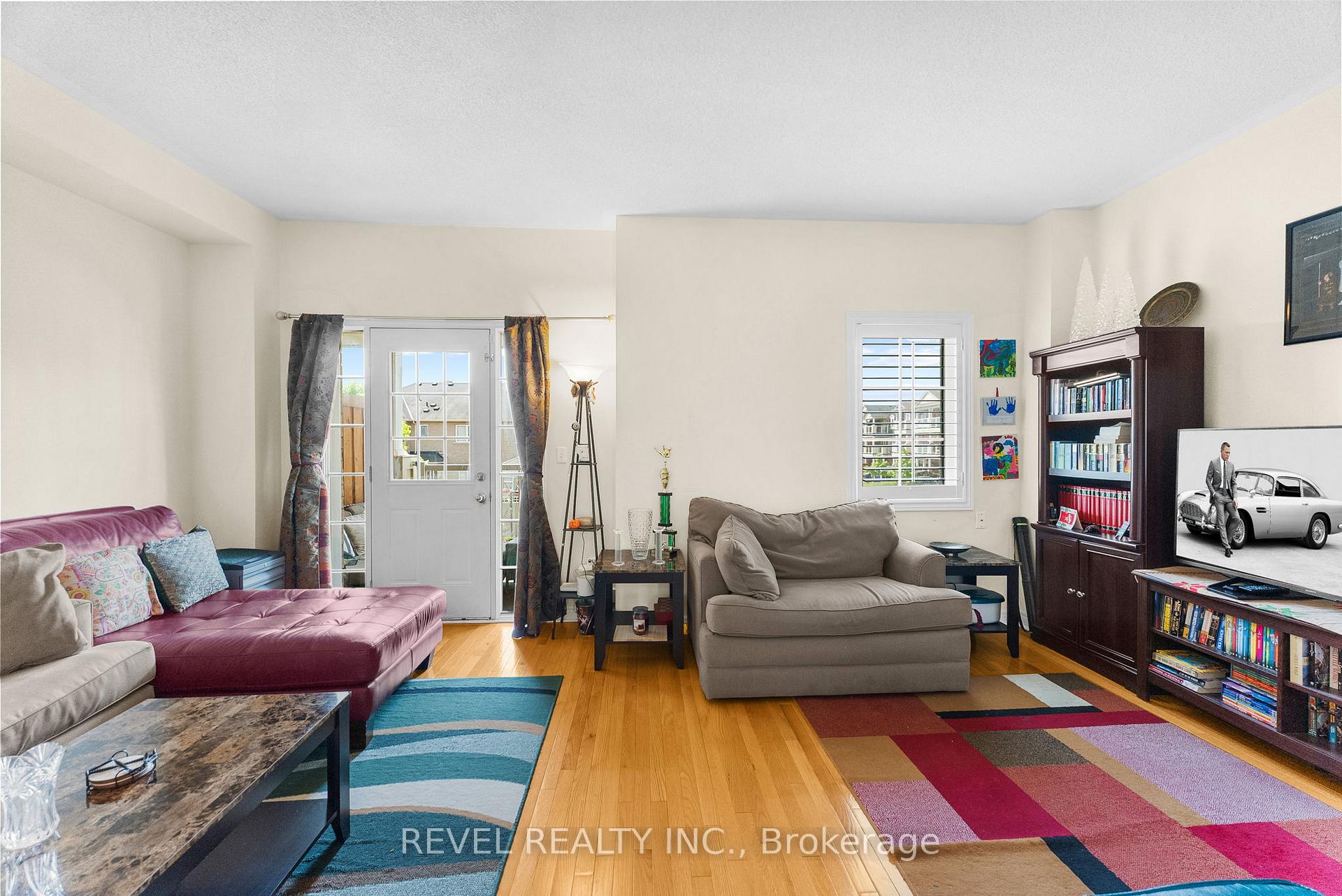 Photo 9 of 1774 Carousel Mews, Pickering, Duffin Heights — HOMEH