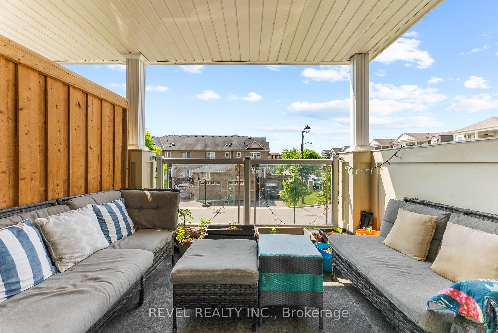 Photo 10 of 1774 Carousel Mews, Pickering, Duffin Heights — HOMEH