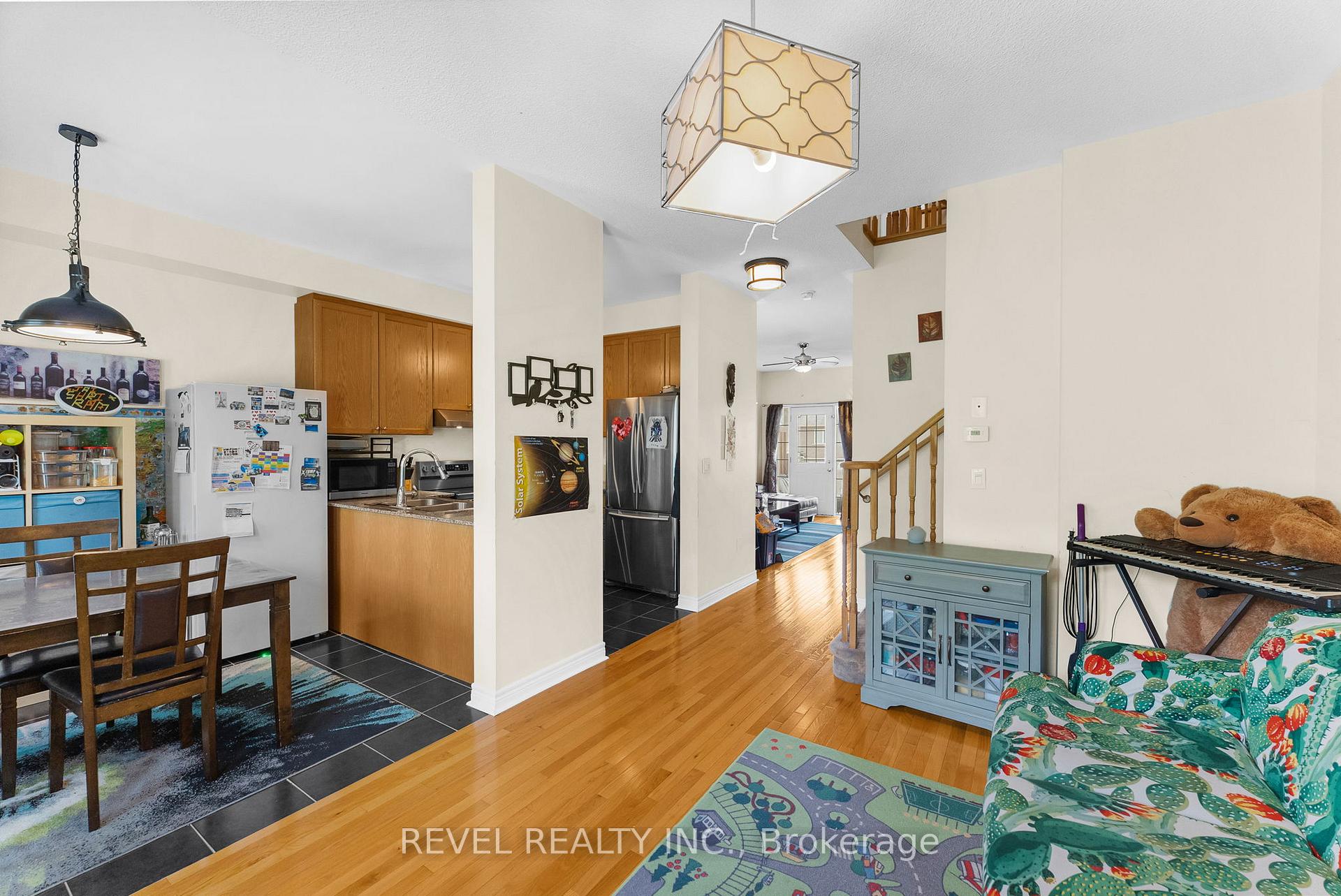 Photo 12 of 1774 Carousel Mews, Pickering, Duffin Heights — HOMEH