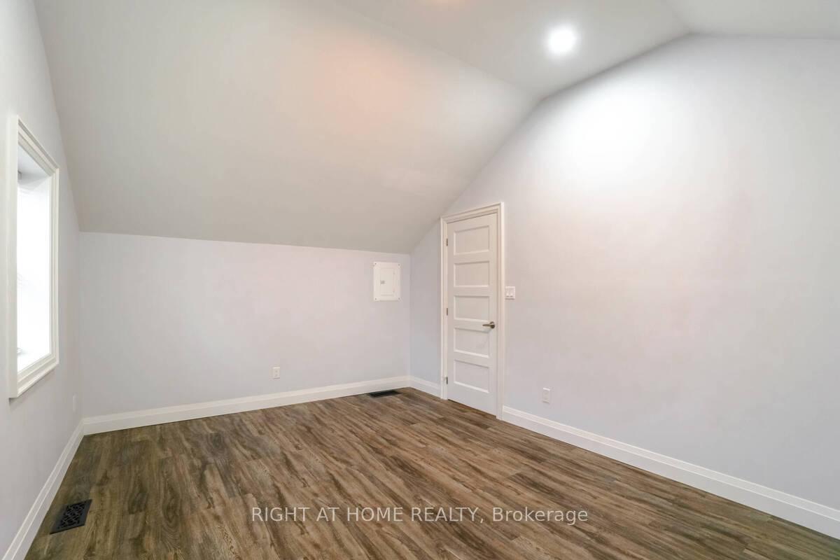 Photo 15 of 865 Simcoe Street S, Oshawa, Lakeview — HOMEH