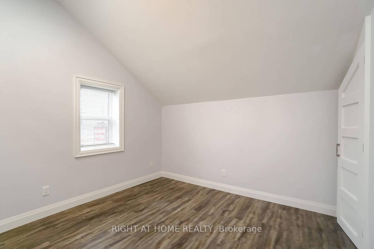 Photo 16 of 865 Simcoe Street S, Oshawa, Lakeview — HOMEH