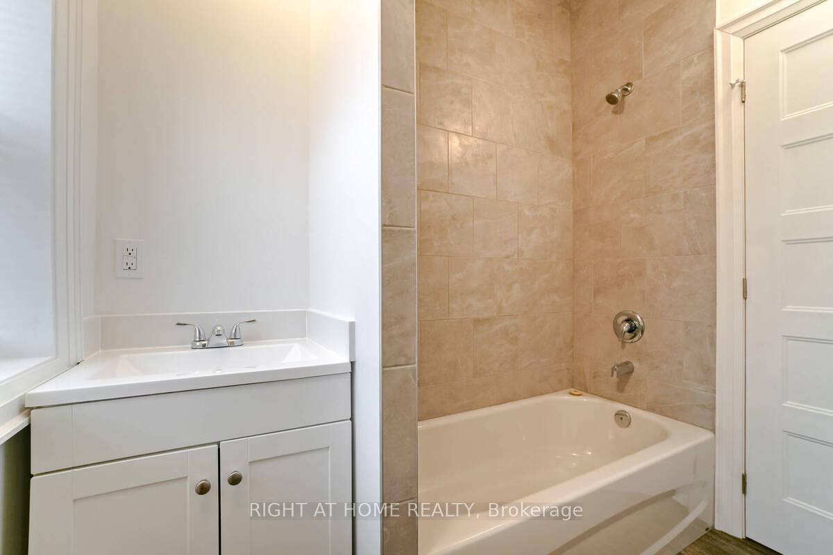 Photo 18 of 865 Simcoe Street S, Oshawa, Lakeview — HOMEH