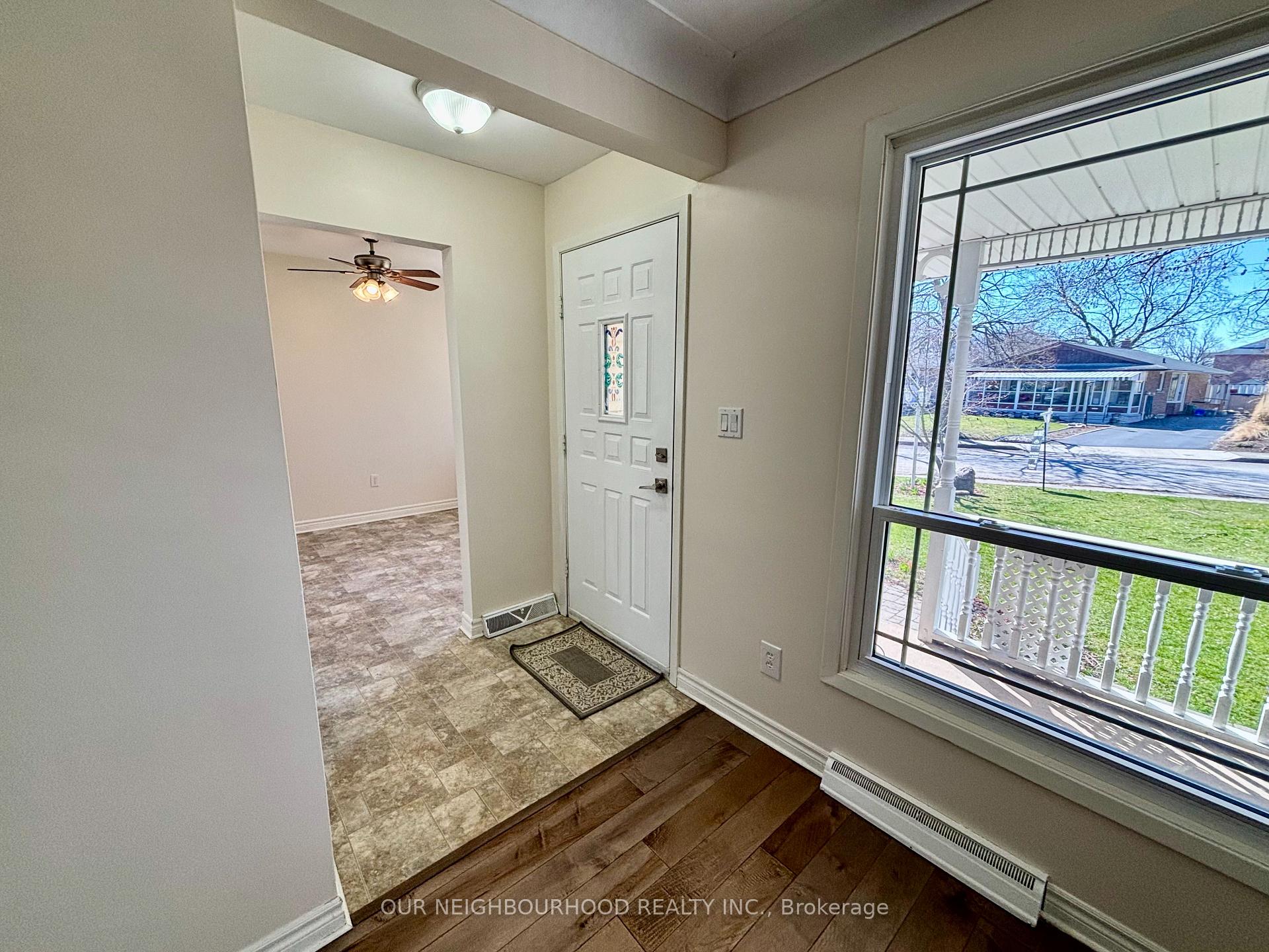 Photo 3 of 5941 Brooks Crescent, Niagara Falls, Church's Lane — HOMEH