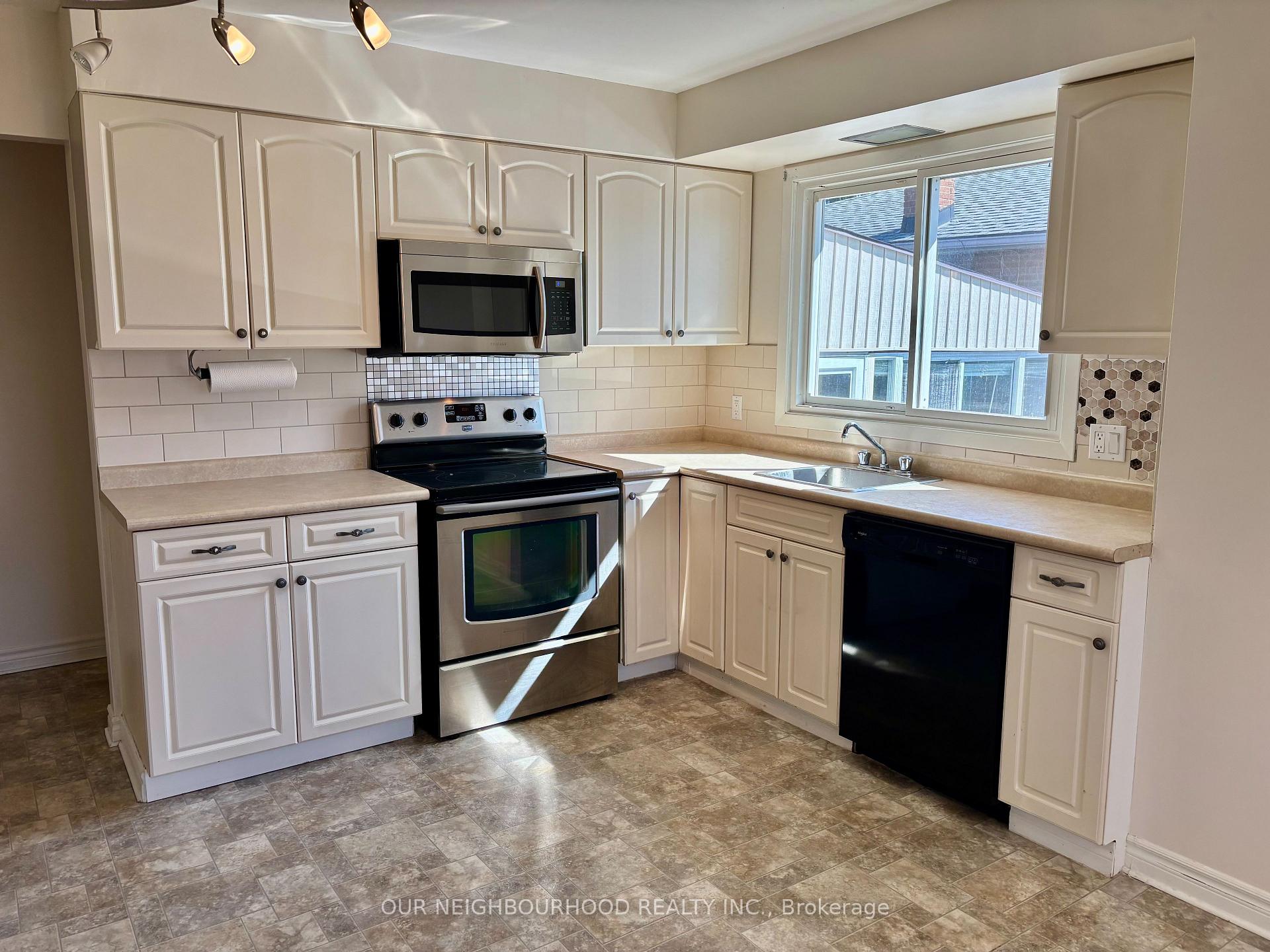 Photo 5 of 5941 Brooks Crescent, Niagara Falls, Church's Lane — HOMEH