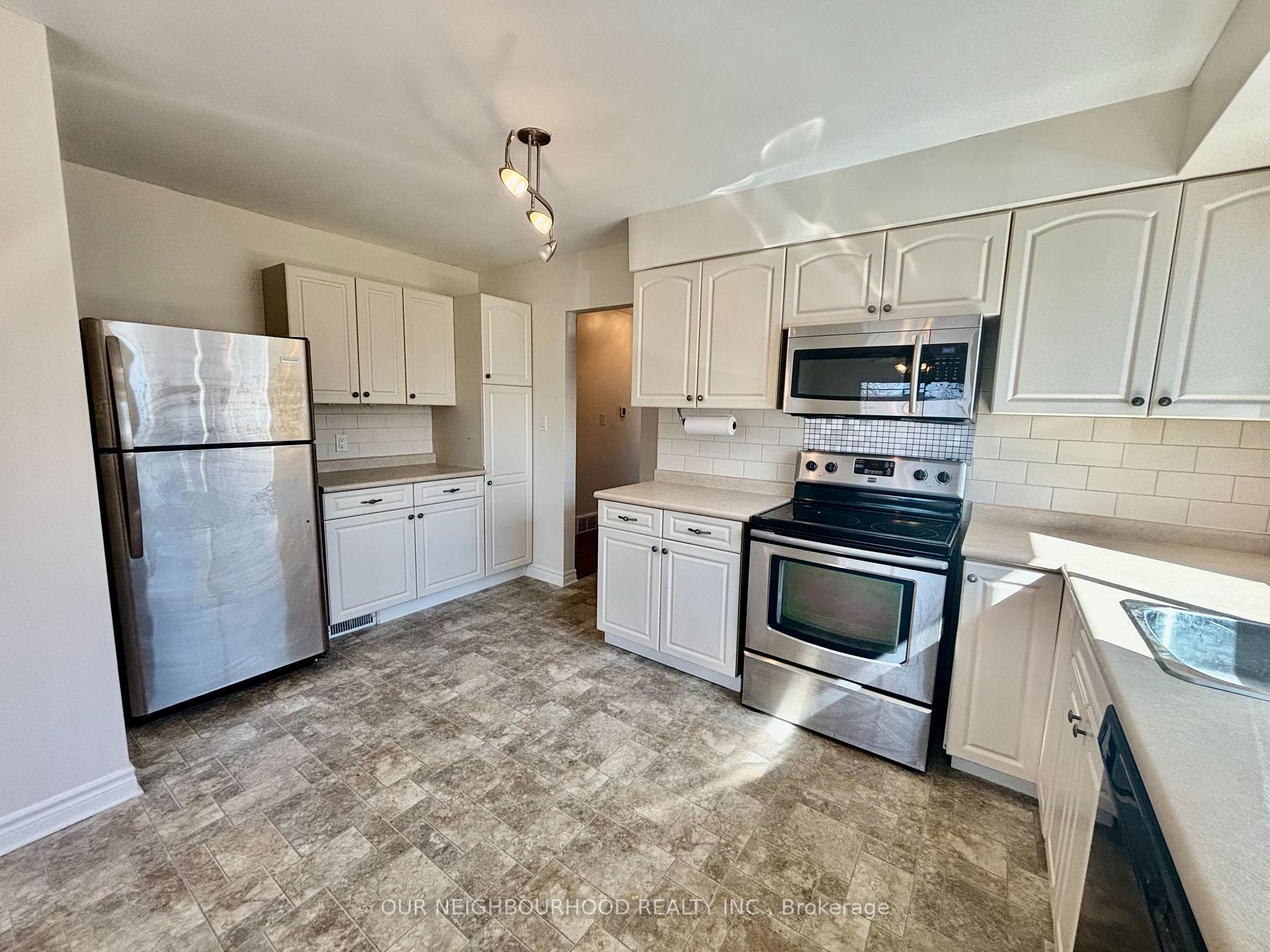 Photo 6 of 5941 Brooks Crescent, Niagara Falls, Church's Lane — HOMEH