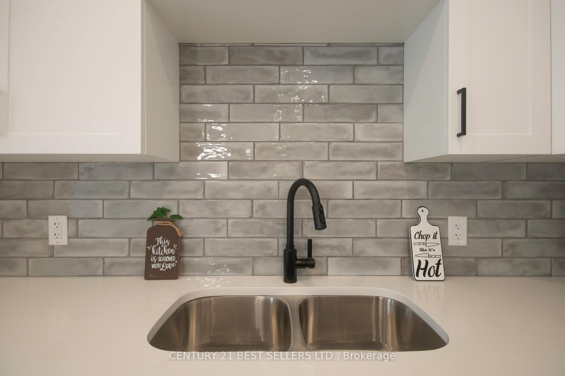 Photo 3 of 79 Buchanan Avenue, Prince Edward County, Picton Ward — HOMEH