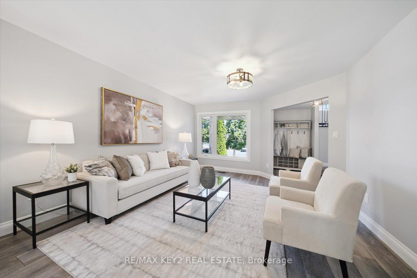Photo 3 of 2284 Chapman Court, Pickering, Brock Ridge — HOMEH