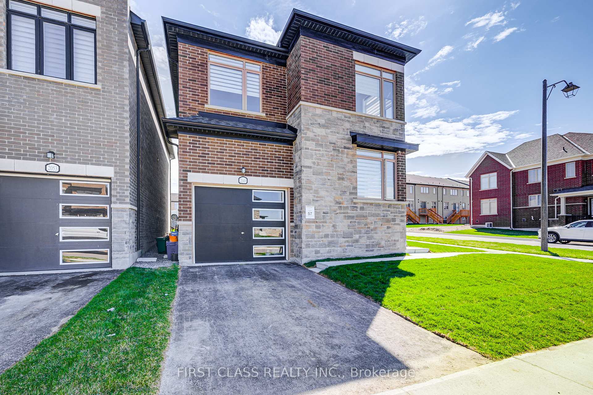 Photo 3 of 2049 Chris Mason Street, Oshawa, Kedron — HOMEH