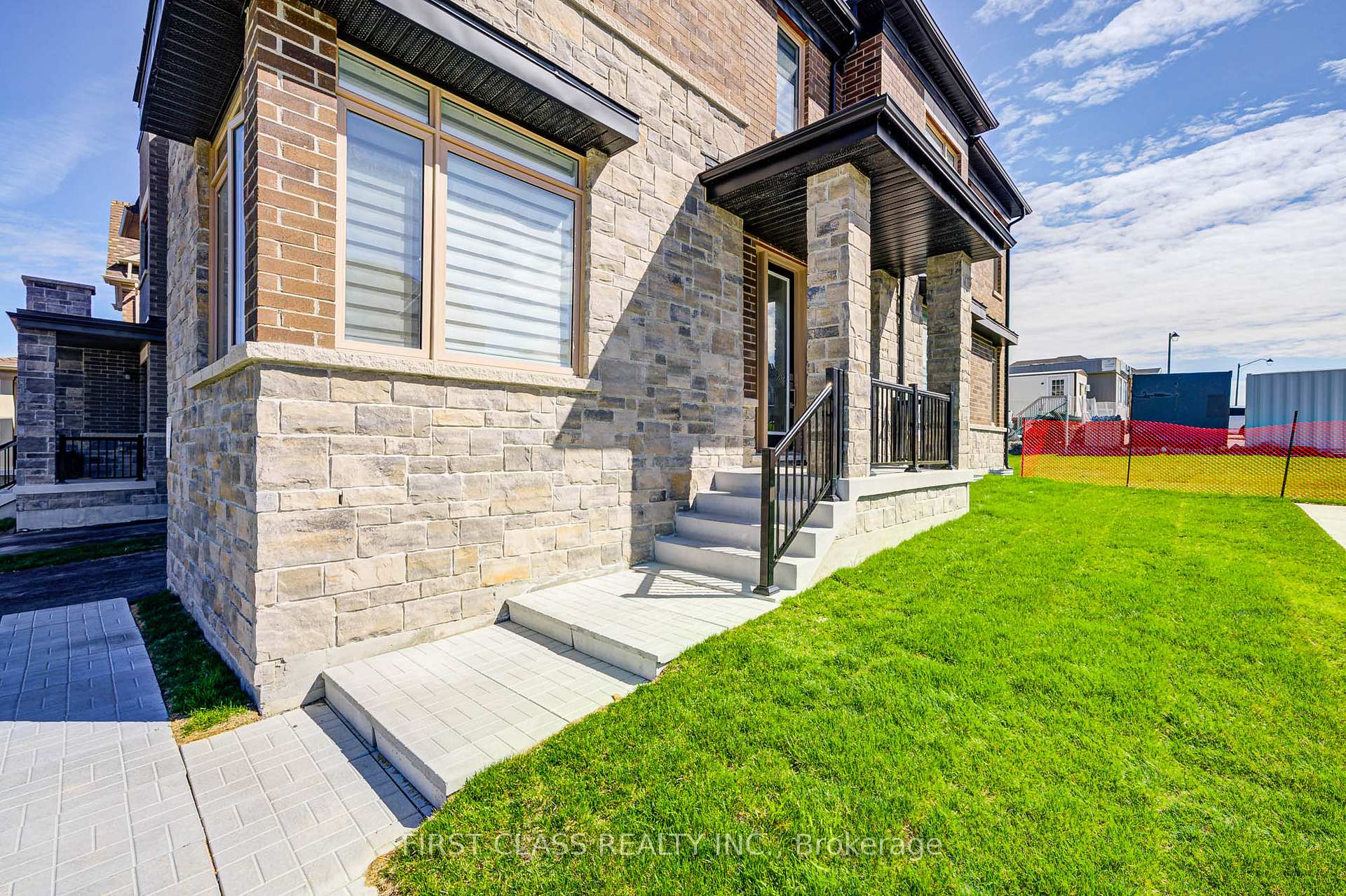 Photo 4 of 2049 Chris Mason Street, Oshawa, Kedron — HOMEH