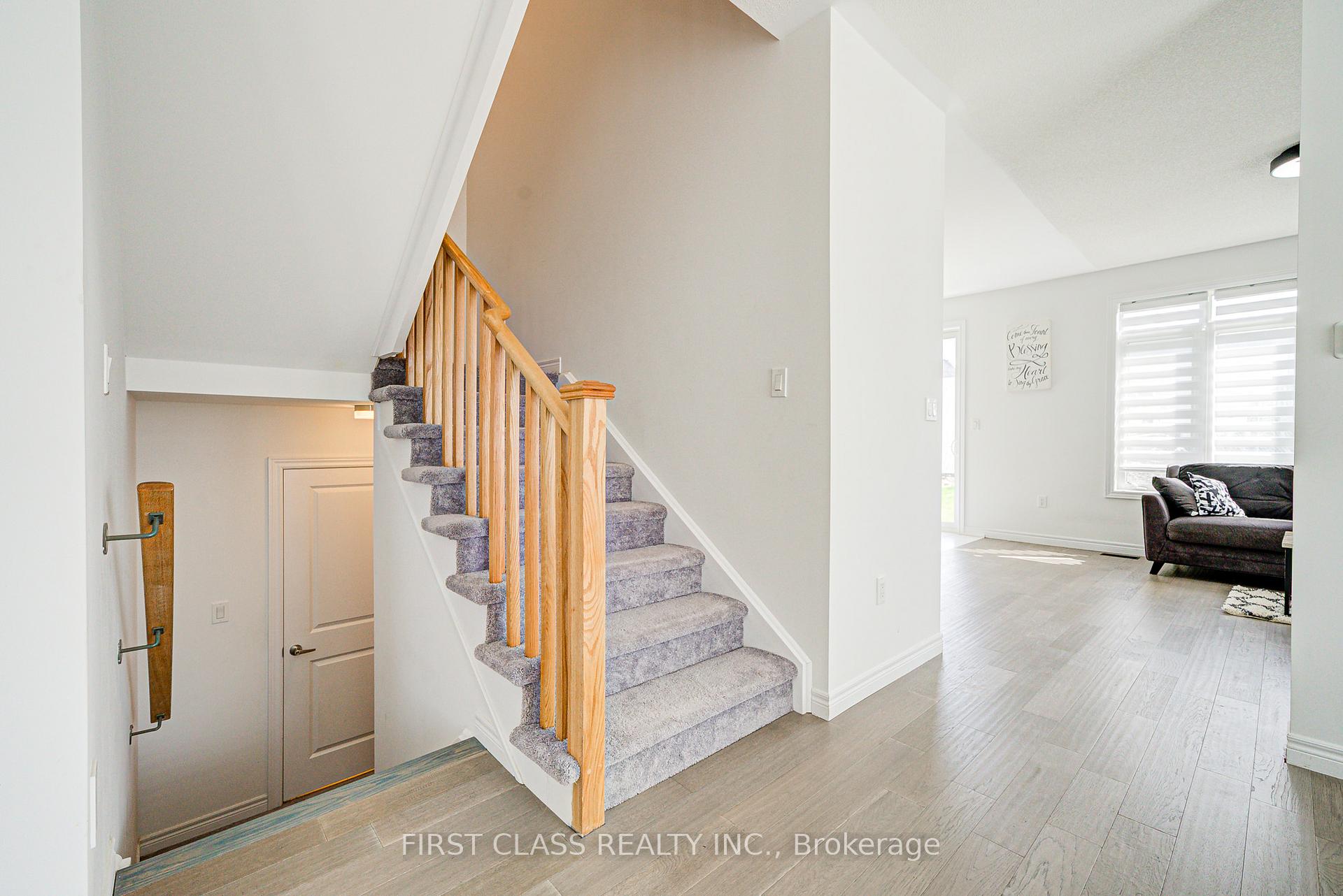 Photo 6 of 2049 Chris Mason Street, Oshawa, Kedron — HOMEH