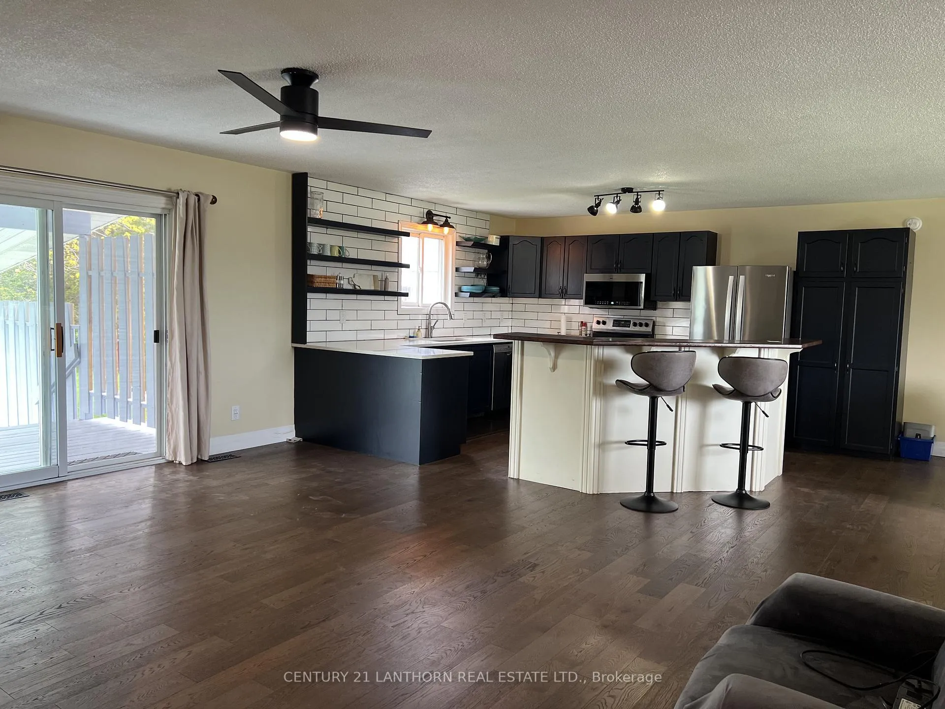 Photo 4 of 1-735 County Rd 28 N, Prince Edward County, Ameliasburg Ward — HOMEH