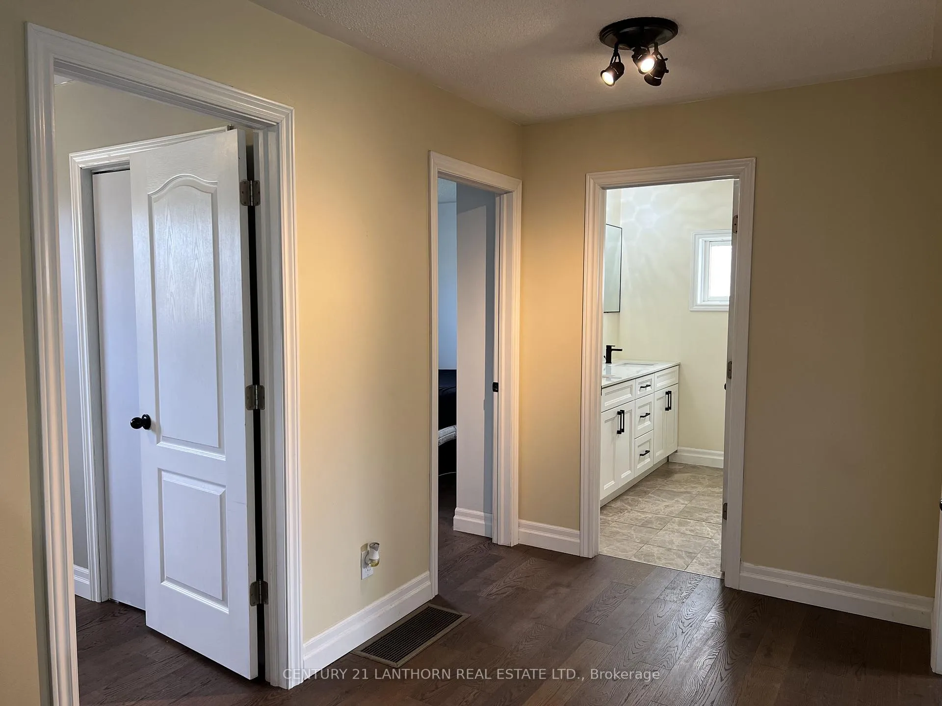 Photo 5 of 1-735 County Rd 28 N, Prince Edward County, Ameliasburg Ward — HOMEH