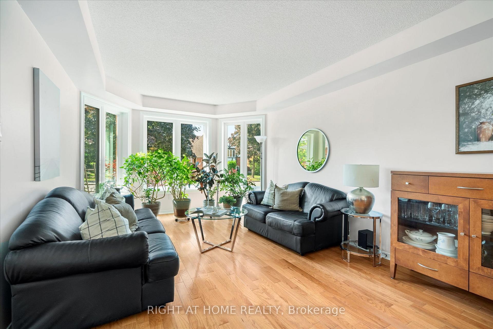 Photo 4 of 2097 Lynn Heights Drive, Pickering, Liverpool — HOMEH