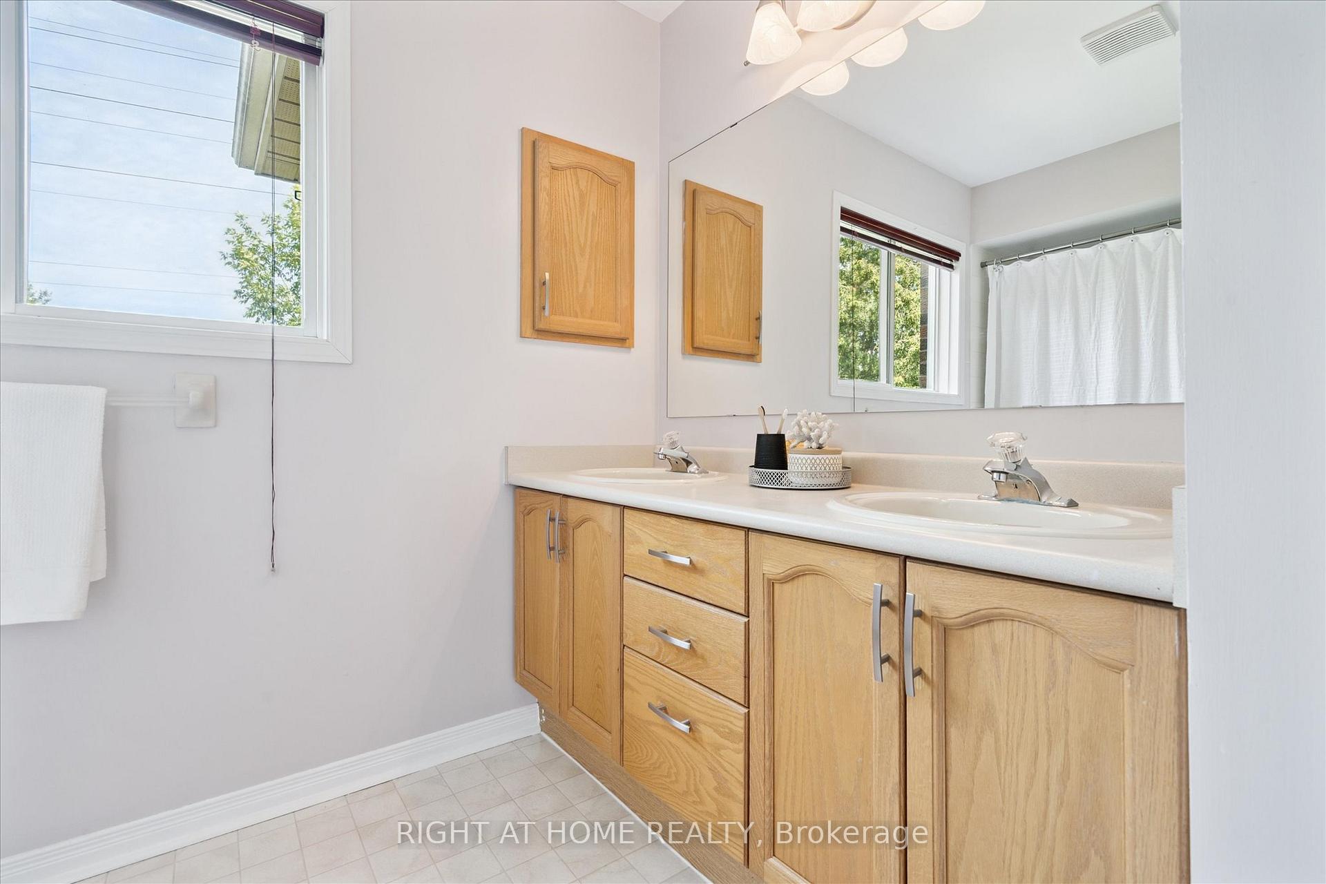 Photo 24 of 2097 Lynn Heights Drive, Pickering, Liverpool — HOMEH