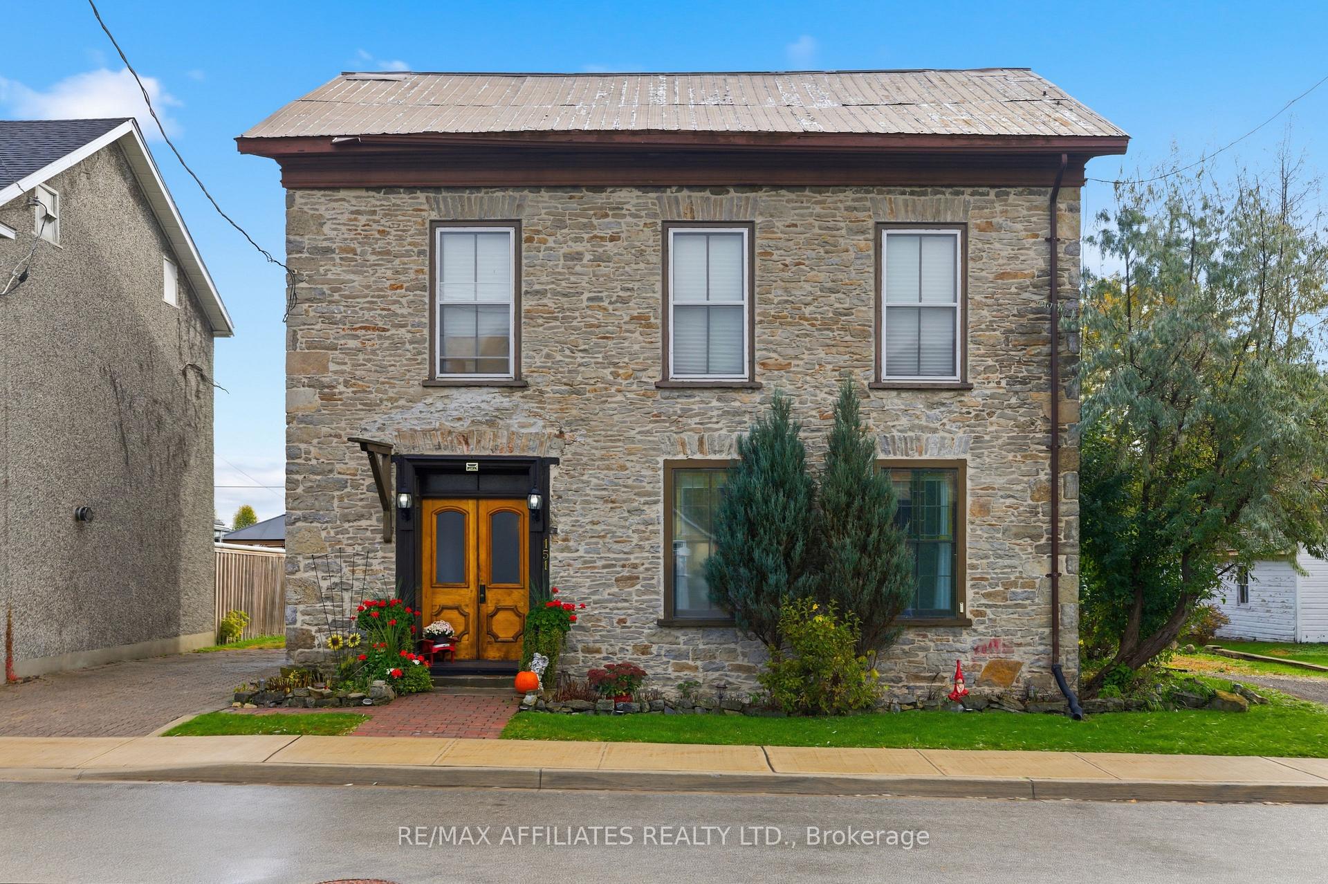 Photo 2 of 151 Henry Street E, Prescott — HOMEH