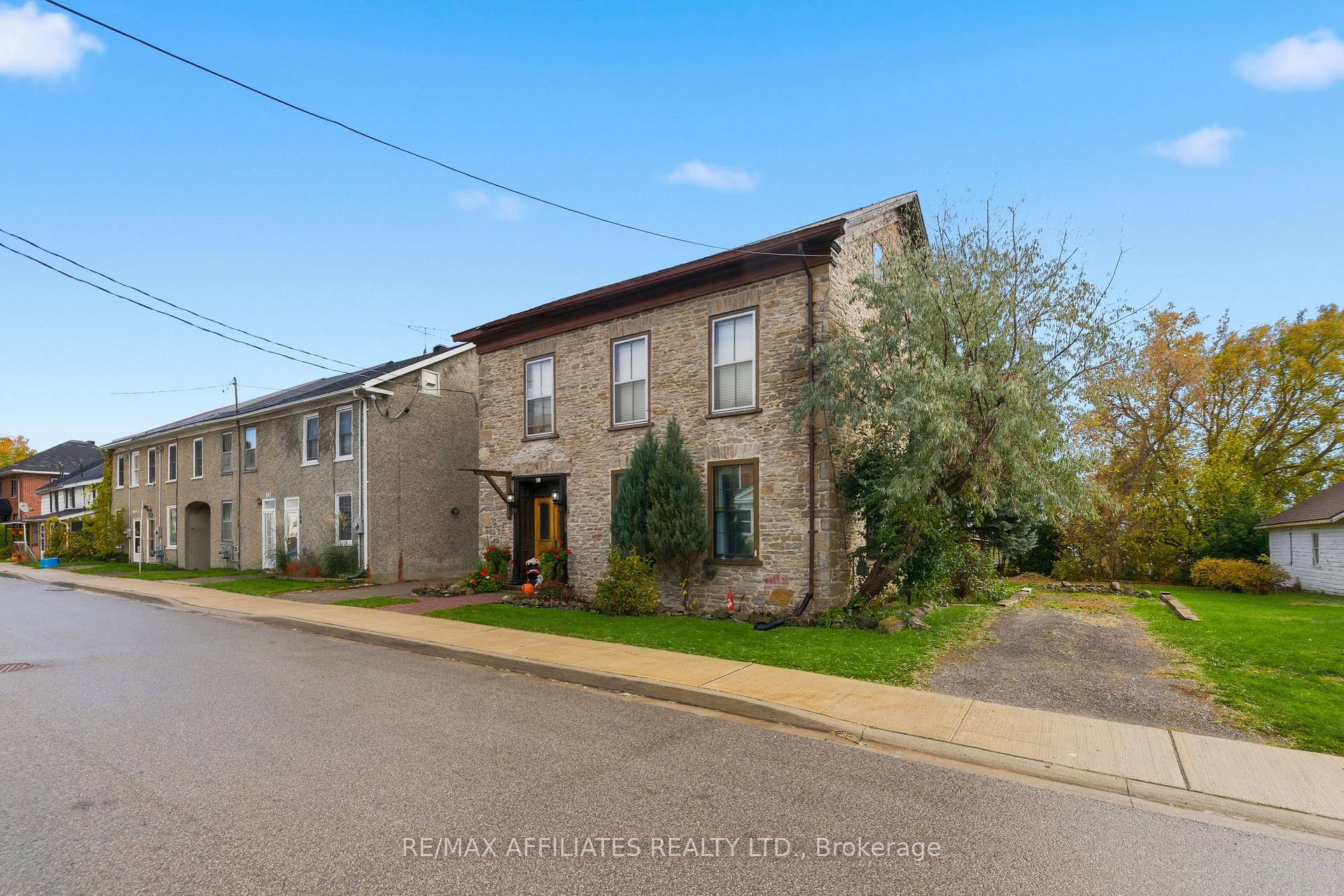 Photo 3 of 151 Henry Street E, Prescott — HOMEH