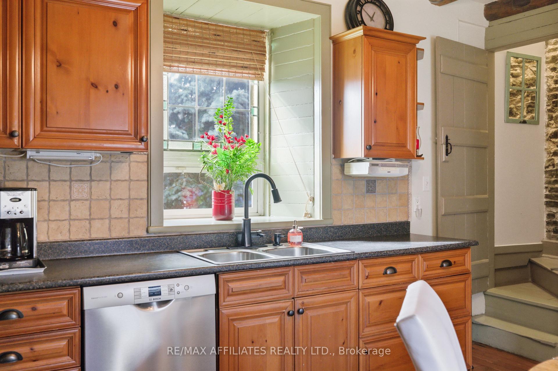 Photo 24 of 151 Henry Street E, Prescott — HOMEH