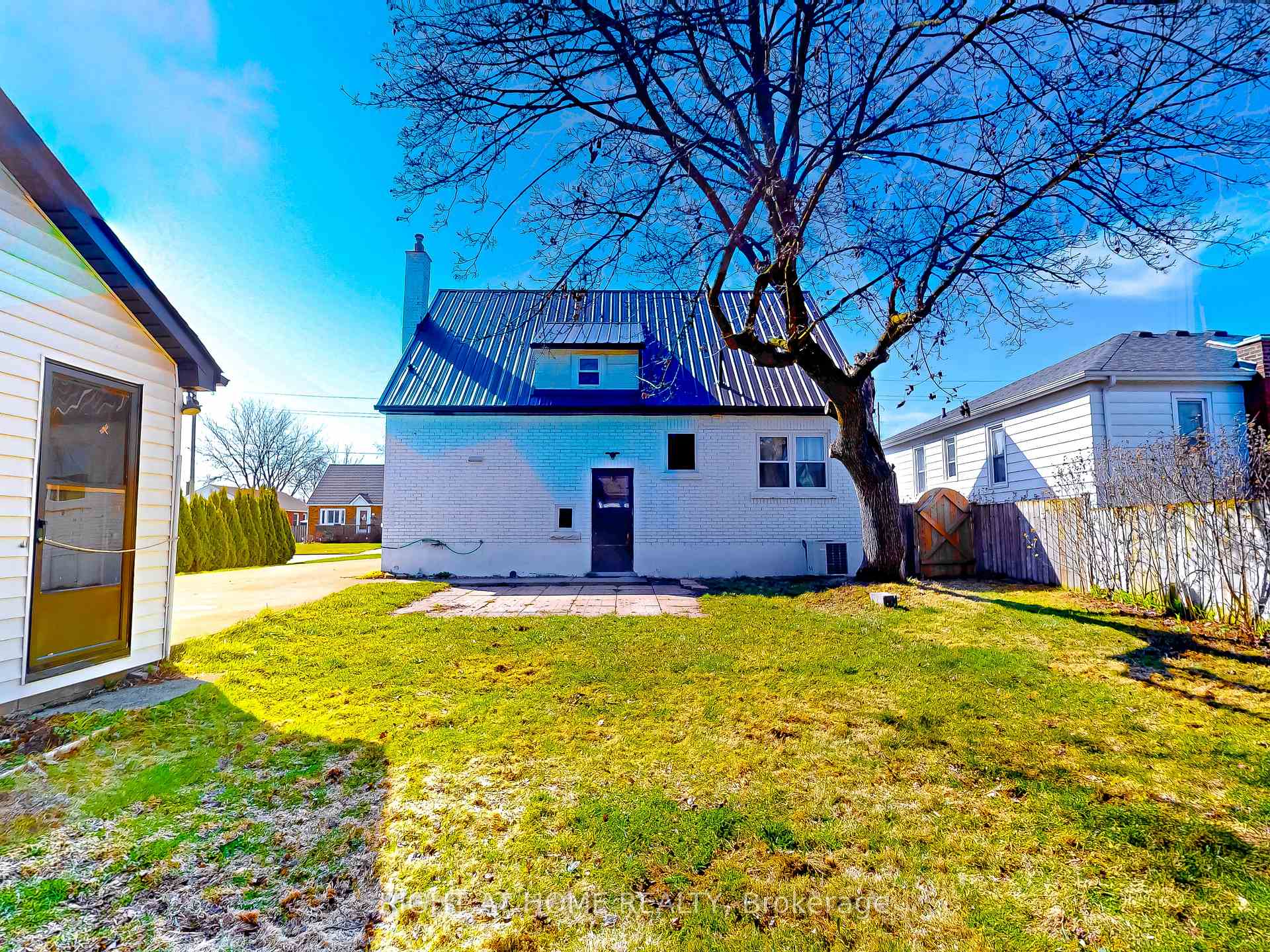 Photo 4 of 6077 Coholan Street, Niagara Falls, Church's Lane — HOMEH