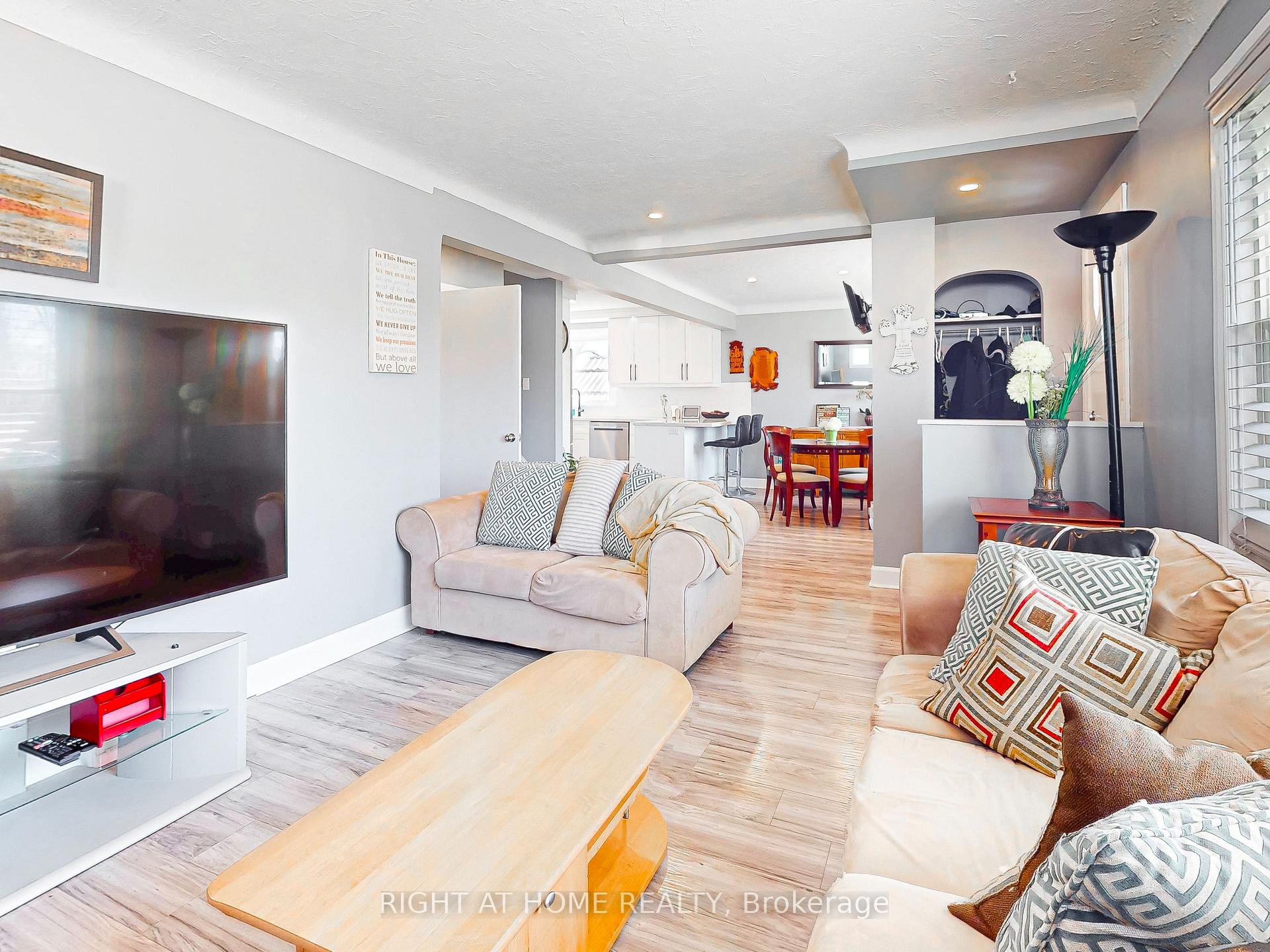 Photo 14 of 6077 Coholan Street, Niagara Falls, Church's Lane — HOMEH