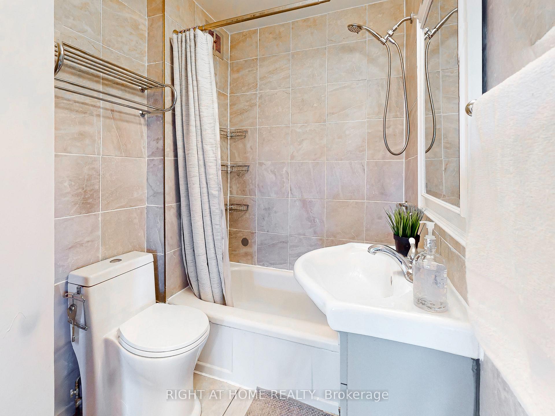 Photo 18 of 6077 Coholan Street, Niagara Falls, Church's Lane — HOMEH